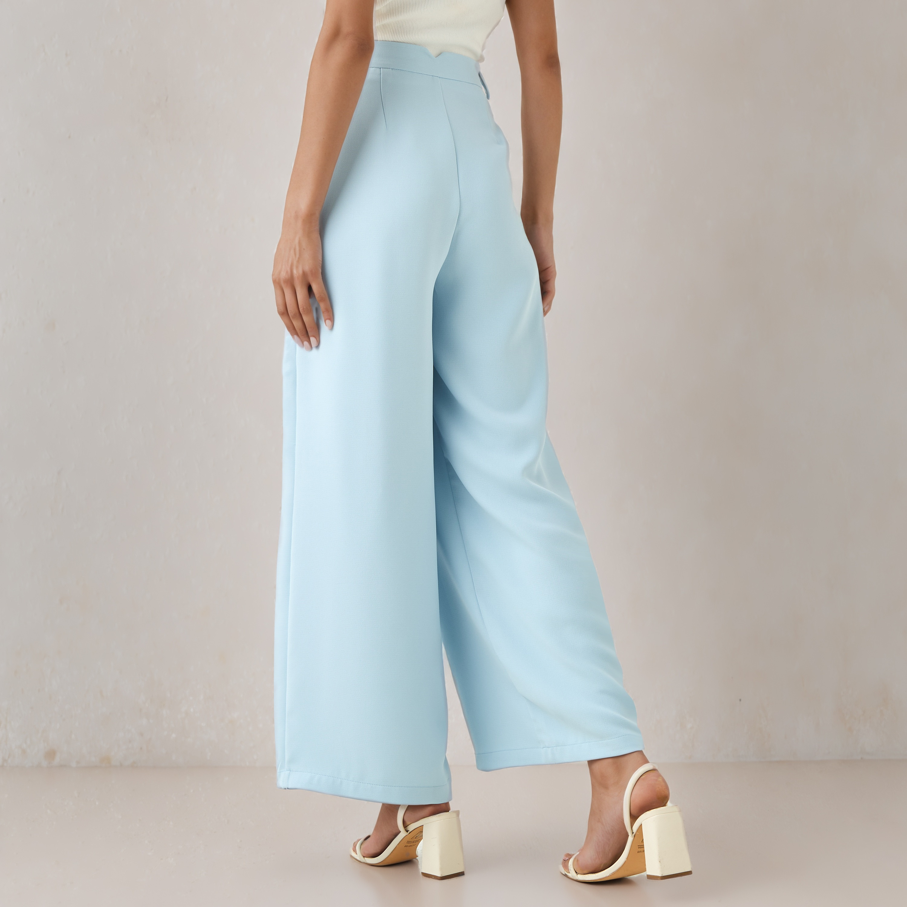 بنطلون بكسرات وساق واسعة من آيكونيك-women-clothing-trousers-image-3