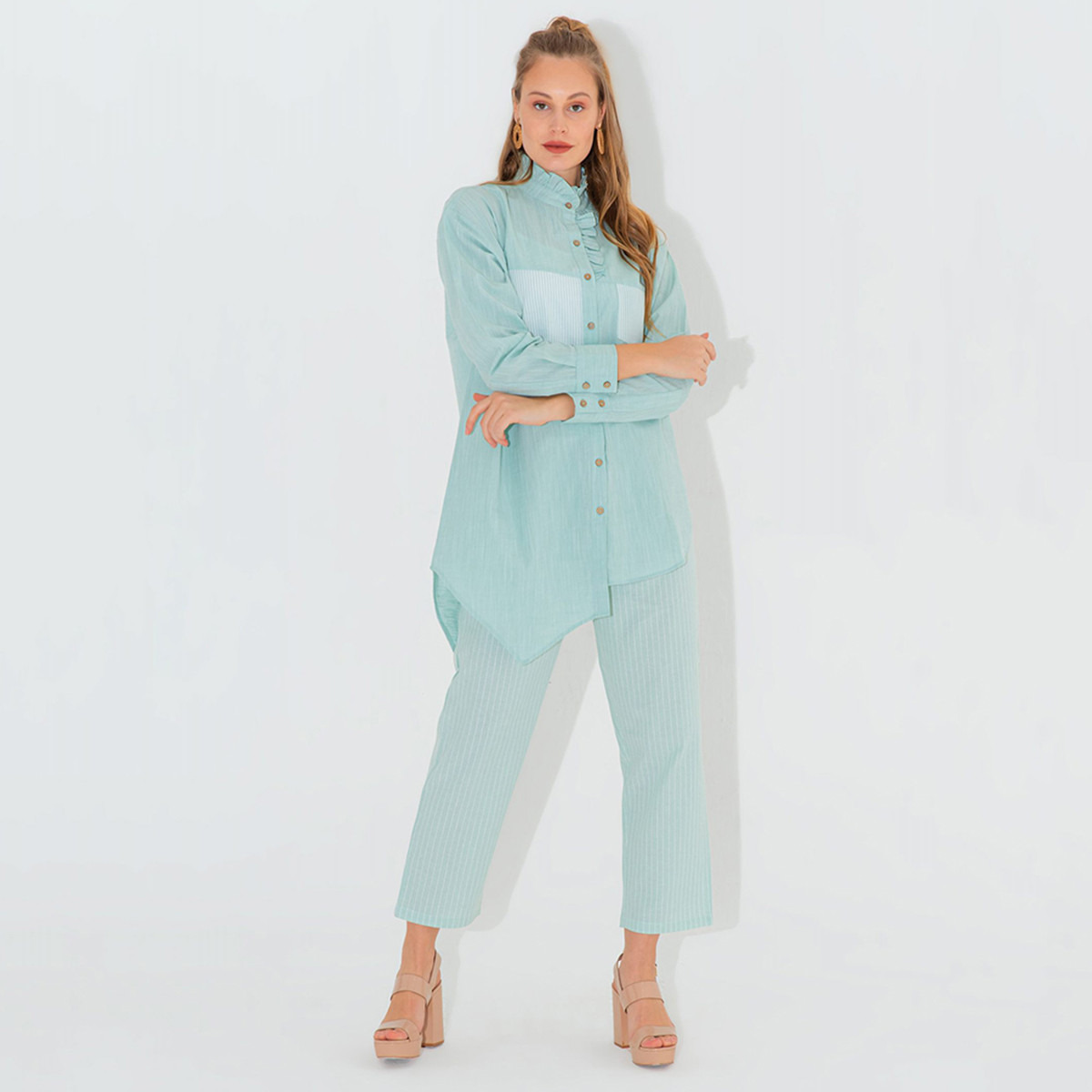 قميص سادة طويل بتفاصيل كشكشة وياقة عالية من أنوتاه-women-clothing-shirtsandblouses-blouses-image-5