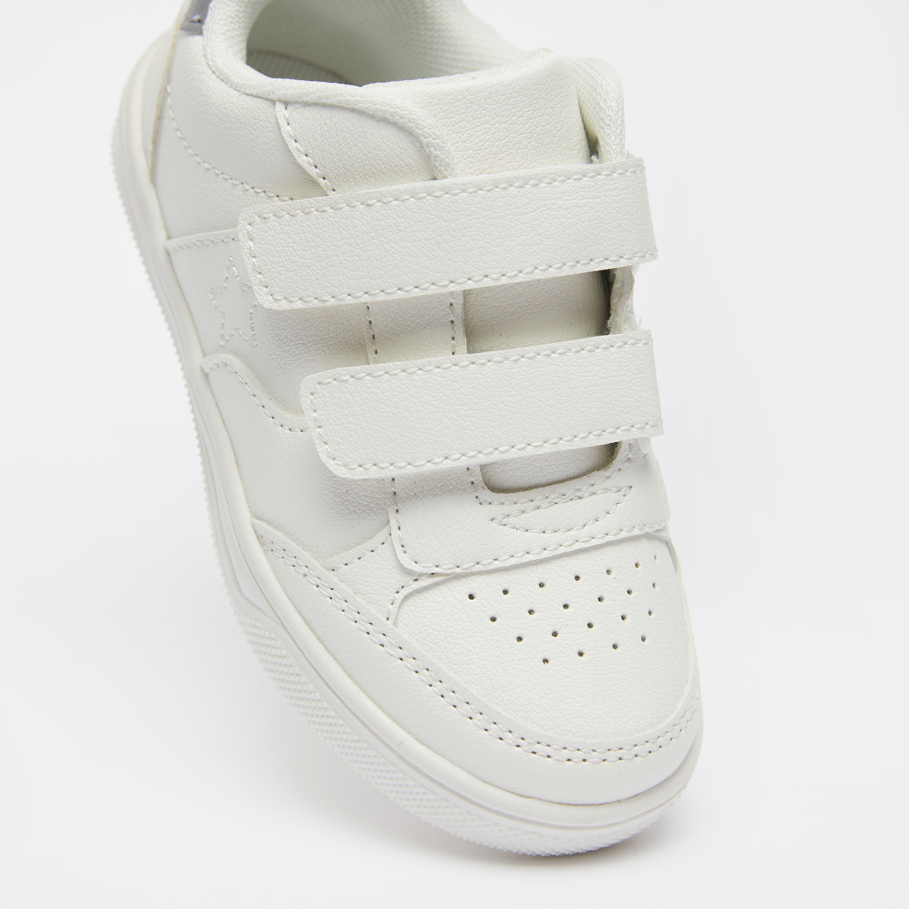 حذاء سنيكرز سادة بشريط إغلاق لاصق للأولاد من جونيورز-girls-shoes-sneakers-image-4