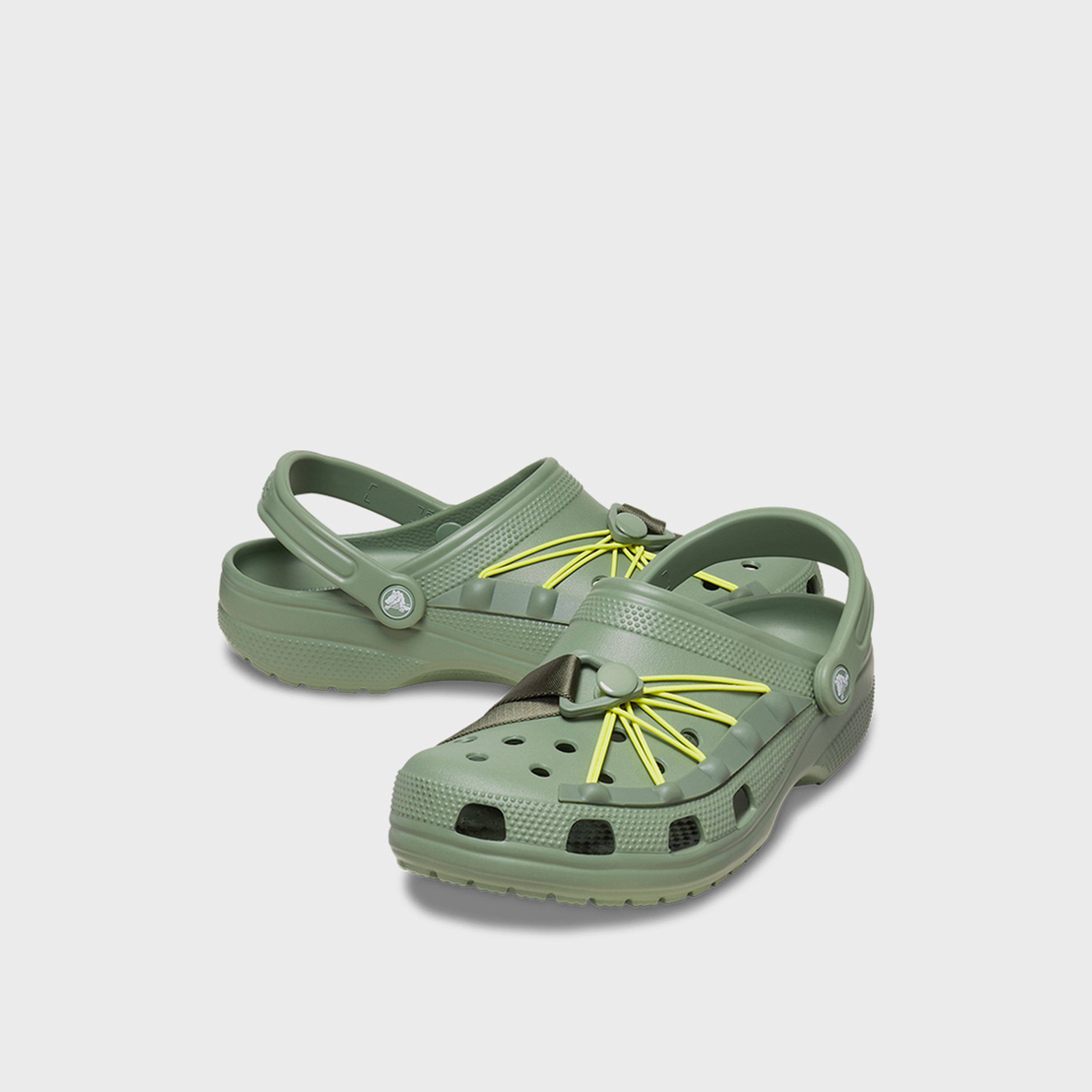 كروكس- شبشب كلاسيكي سهل الارتداء للجنسين | 210393-3WP-women-shoes-flipflopsandslides-image-1