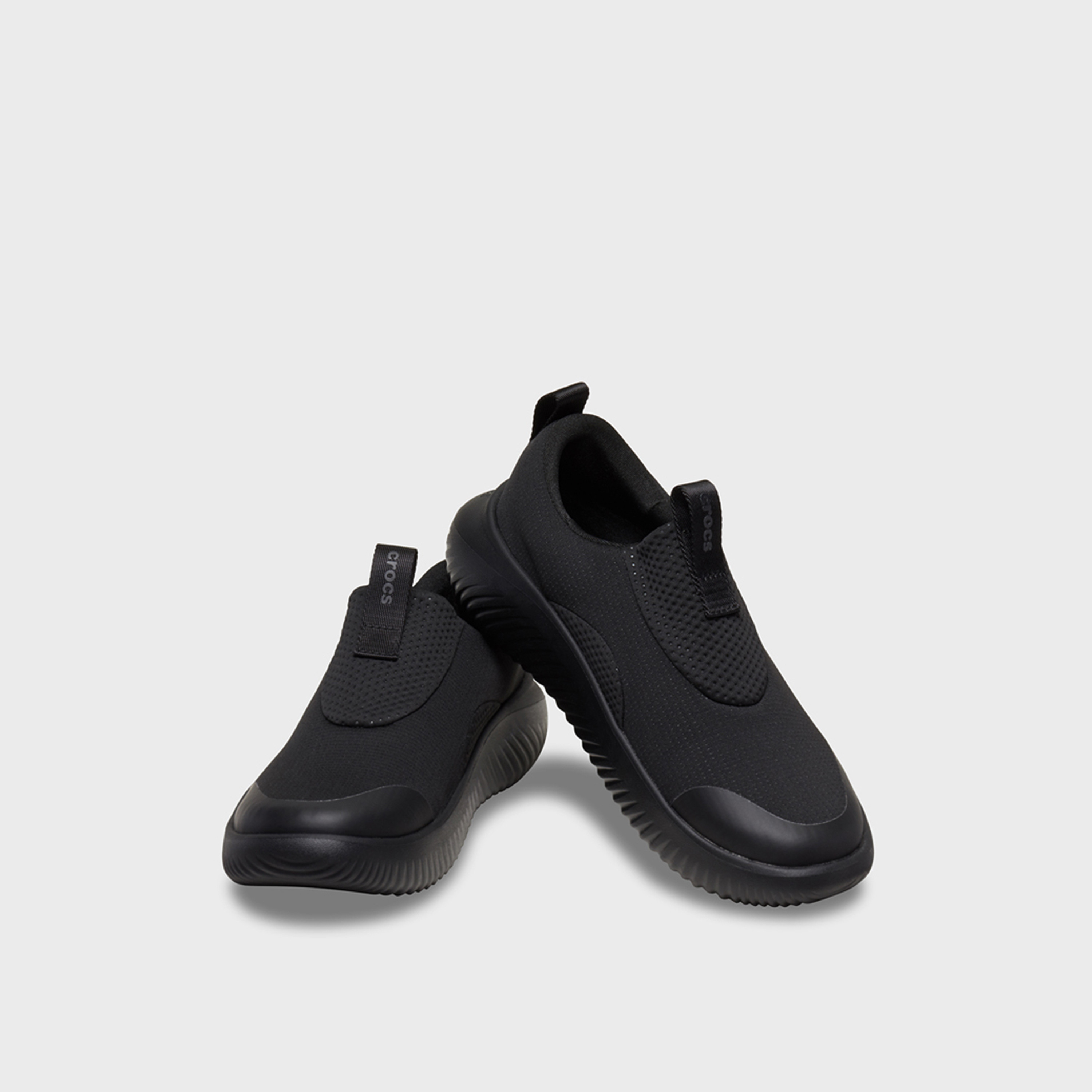 كروكس- حذاء رياضي ميلو إيز منخفض الكاحل سهل الارتداء  | 210500-060-women-shoes-sneakers-image-1