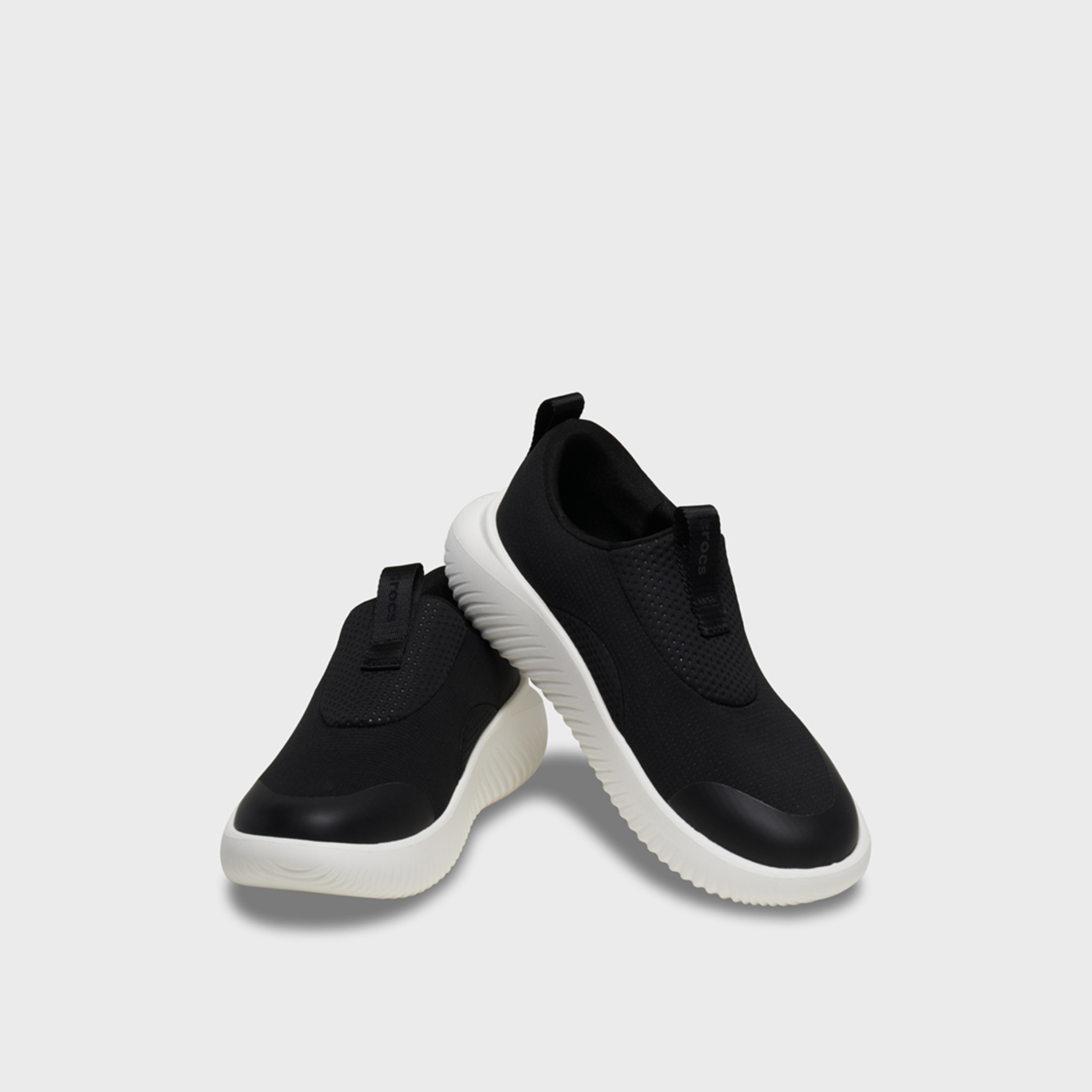 كروكس- حذاء رياضي ميلو إيز منخفض الكاحل سهل الارتداء  | 210500-066-women-shoes-sneakers-image-1