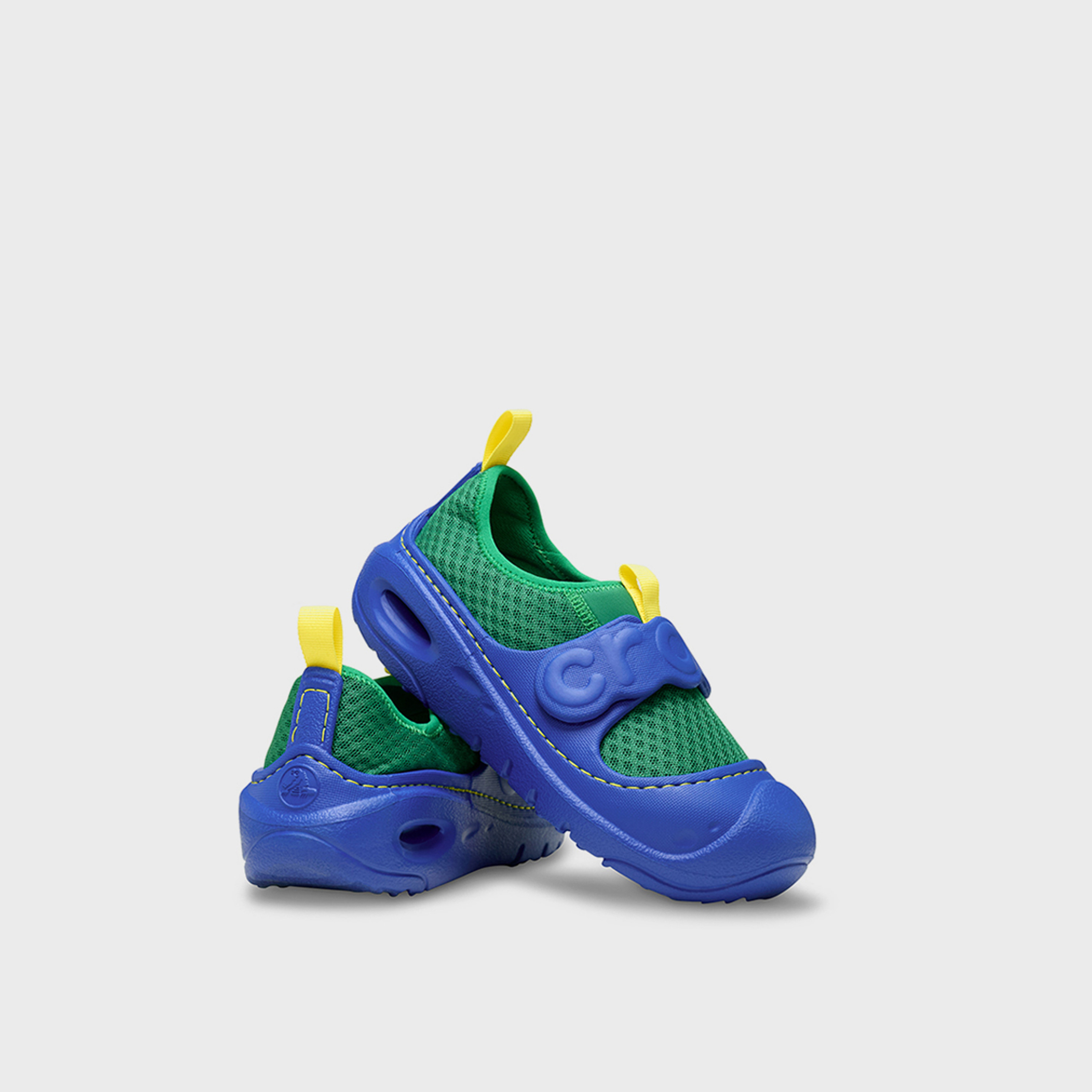 كروكس- حذاء سباحة سويفت ووتر سبلاش كي سهل الارتداء للأولاد | 210619-3WH-boys-shoes-sneakers-image-1