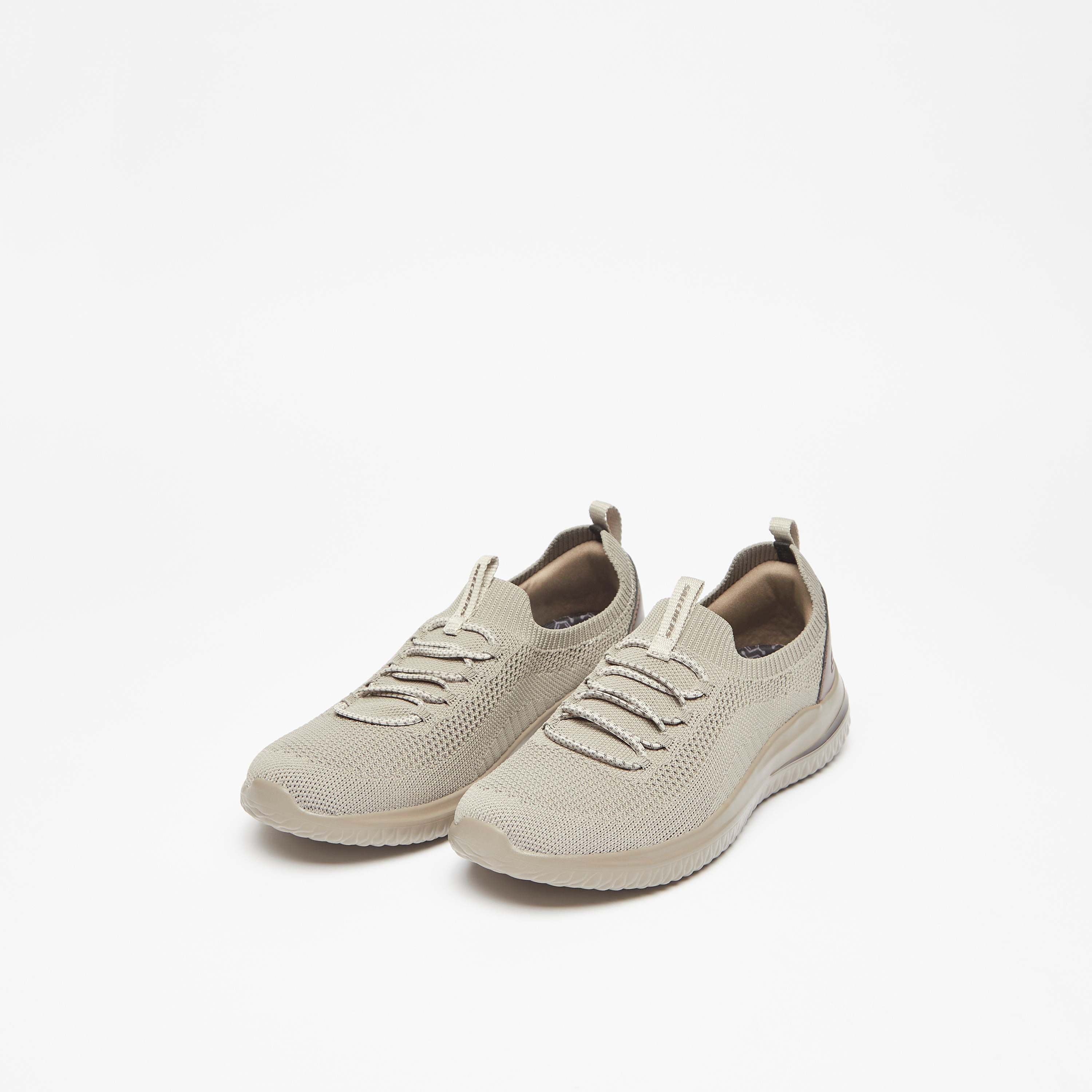 حذاء سهل الارتداء ذو ميموري فوم رجالي مبرد بالهواء من سكيتشرز ديلسون 3.0 | 210663-sports-men-shoes-image-11