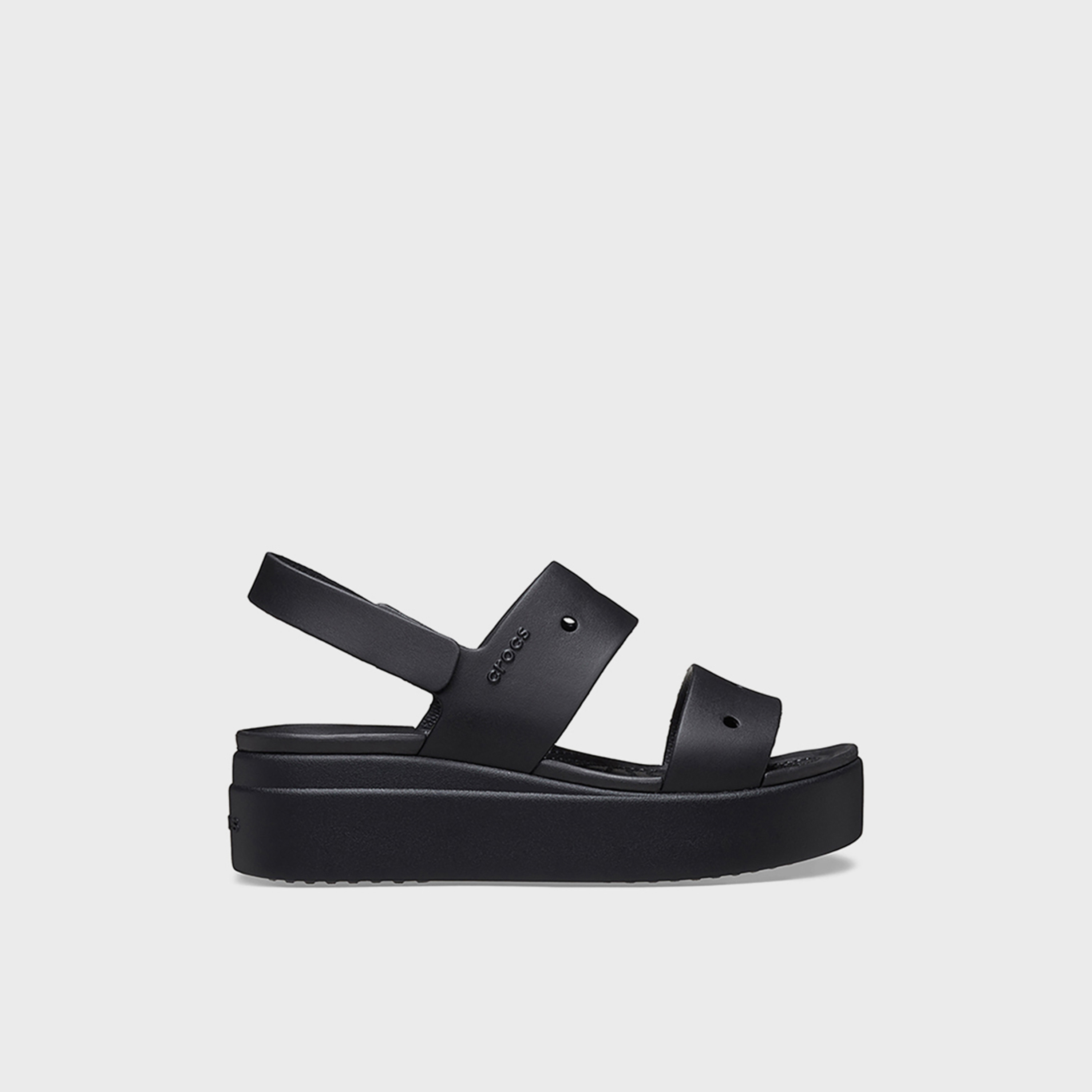 كروكس - صندل بروكلين 4يو للنساء حزام منصة بإبزيم لاصق | 210676-001-women-shoes-sandals-flats-image-5