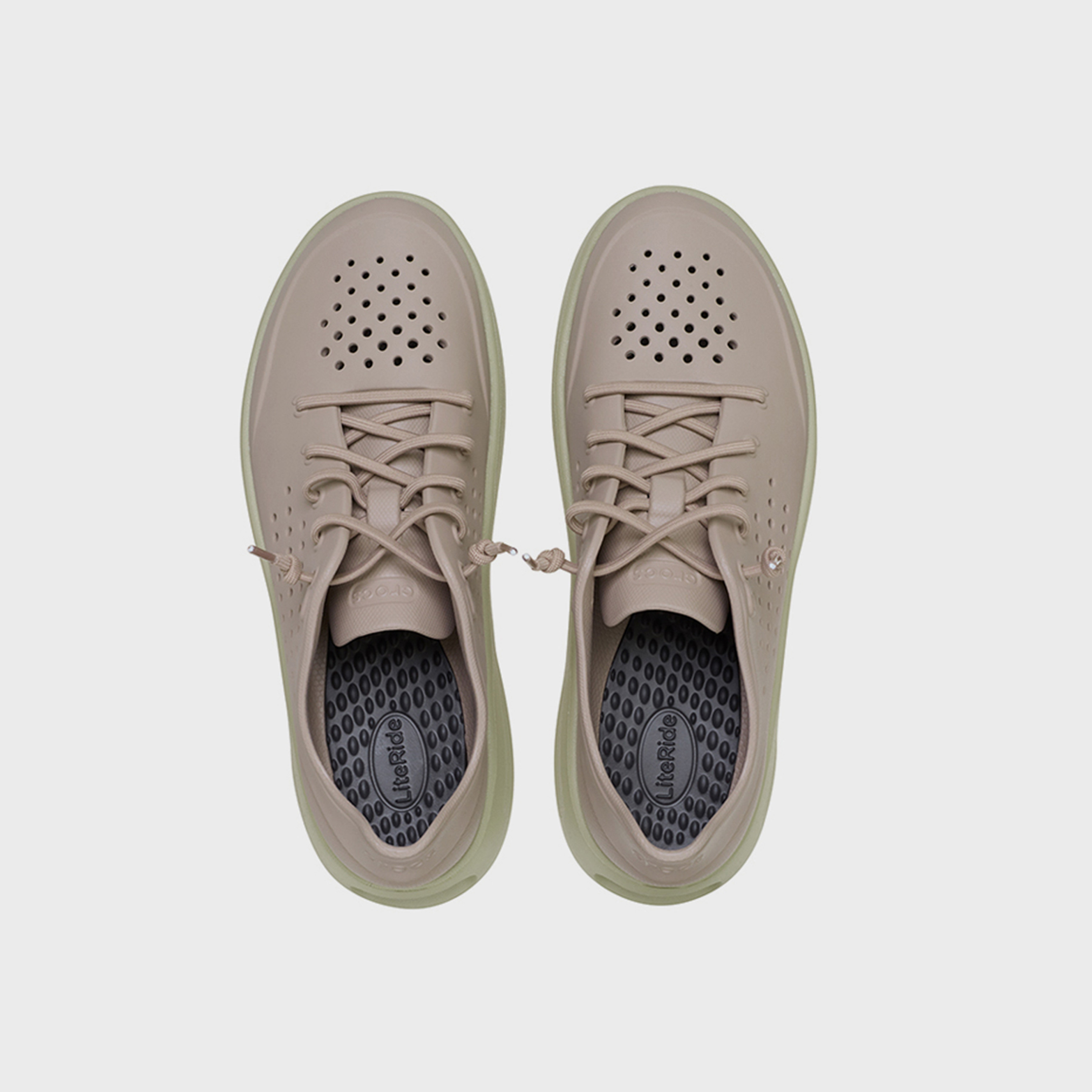 كروكس- حذاء رياضي رجالي ان موشن بيسر ام برباط كاحل منخفض | 210831-214-men-shoes-sneakers-image-2