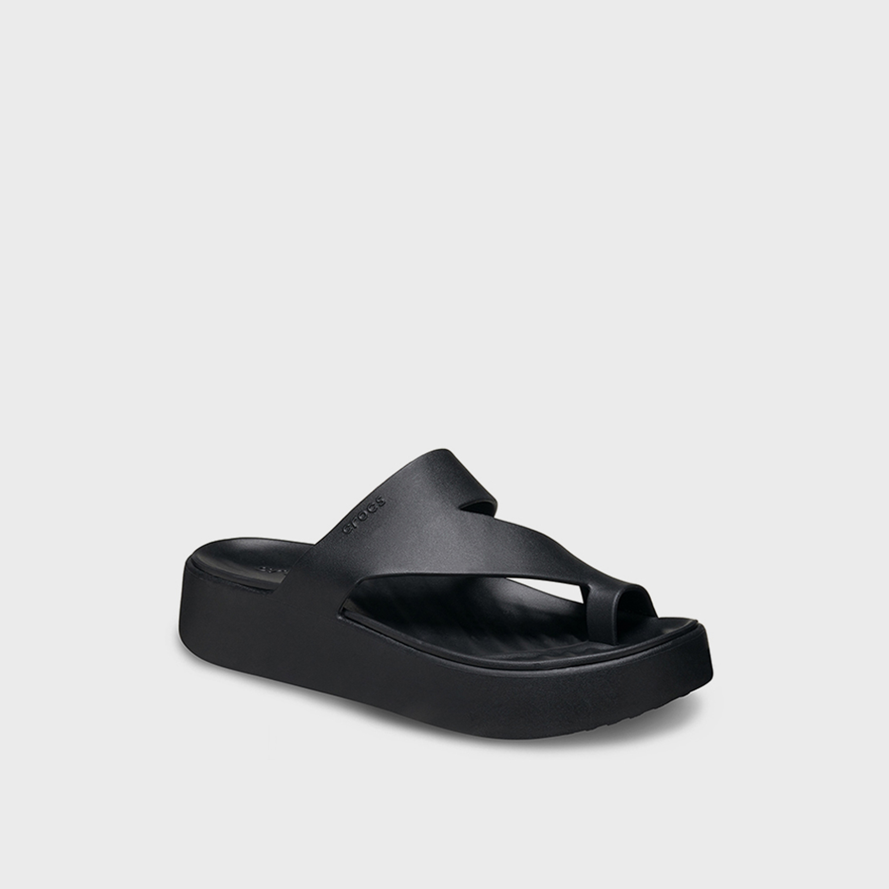 كروكس- شبشب سهل الارتداء بمقدمة مفتوحة ونعل سميك للنساء | 210834-001-women-shoes-flipflopsandslides-image-3