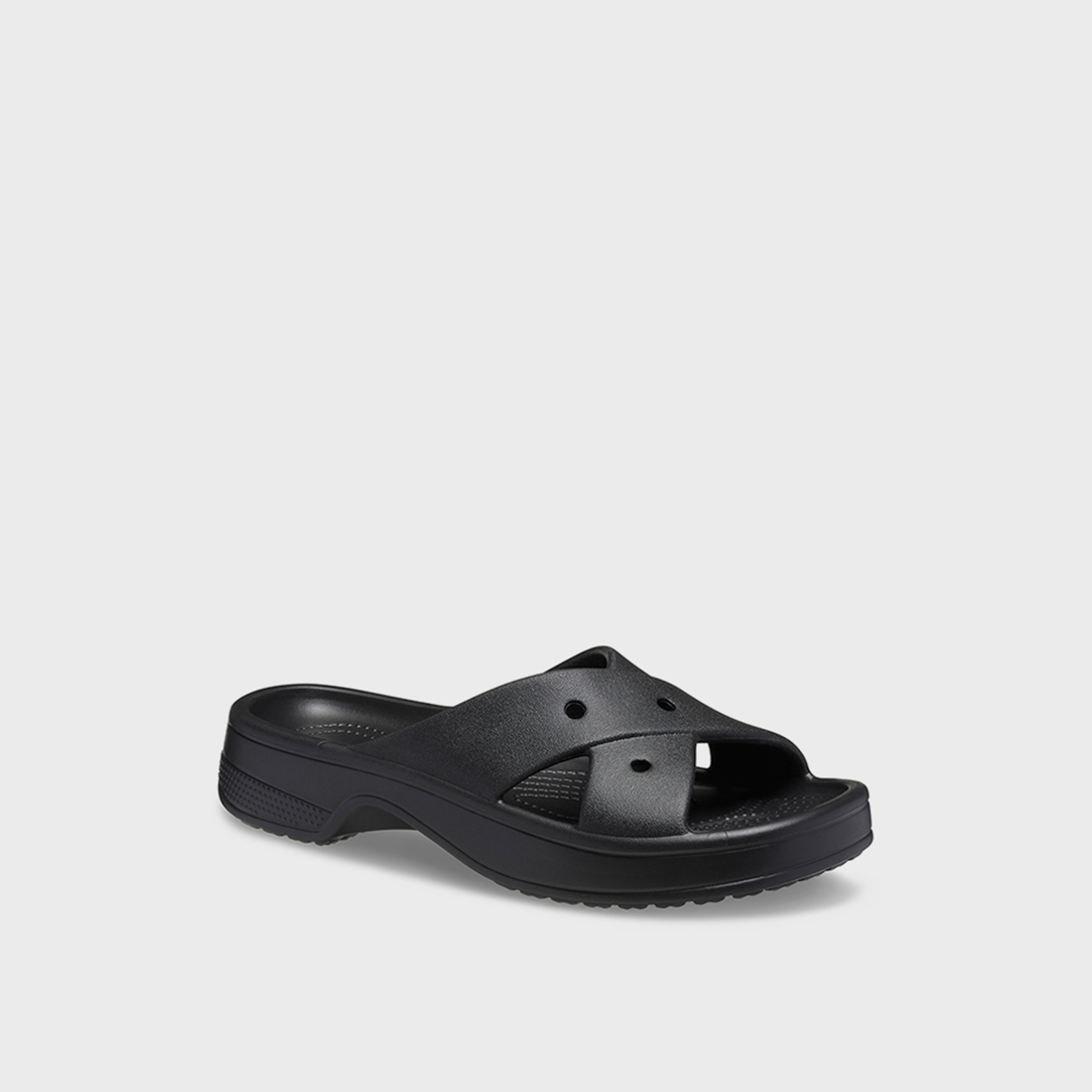 كروكس- شبشب كلاسيكي سهل الارتداء بأحزمة متقاطعة للنساء | 210840-001-women-shoes-flipflopsandslides-image-3