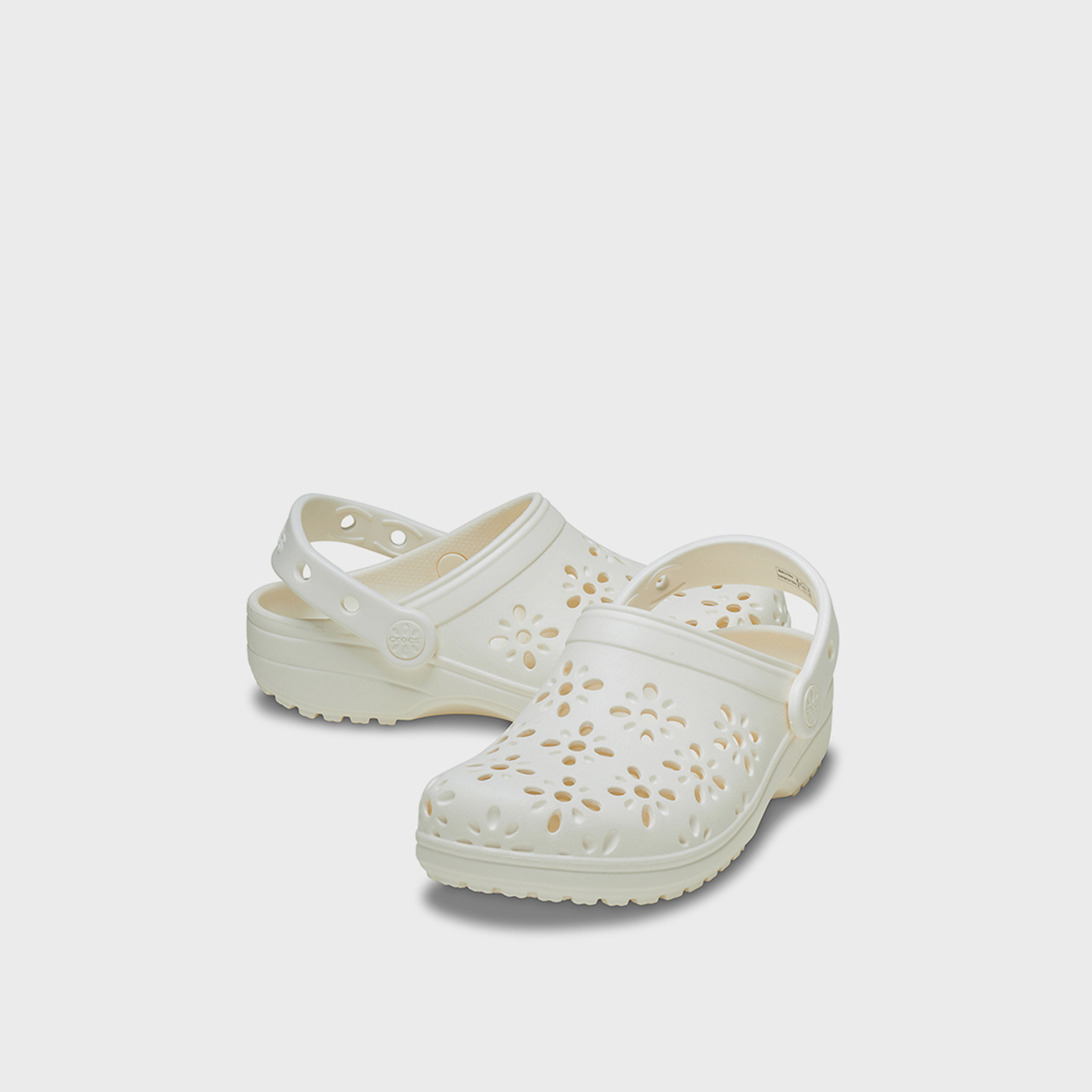كروكس- شبشب مورّد كلاسيكي سهل الارتداء للجنسين | 210927-0WV-men-shoes-flipflopsandslides-image-1
