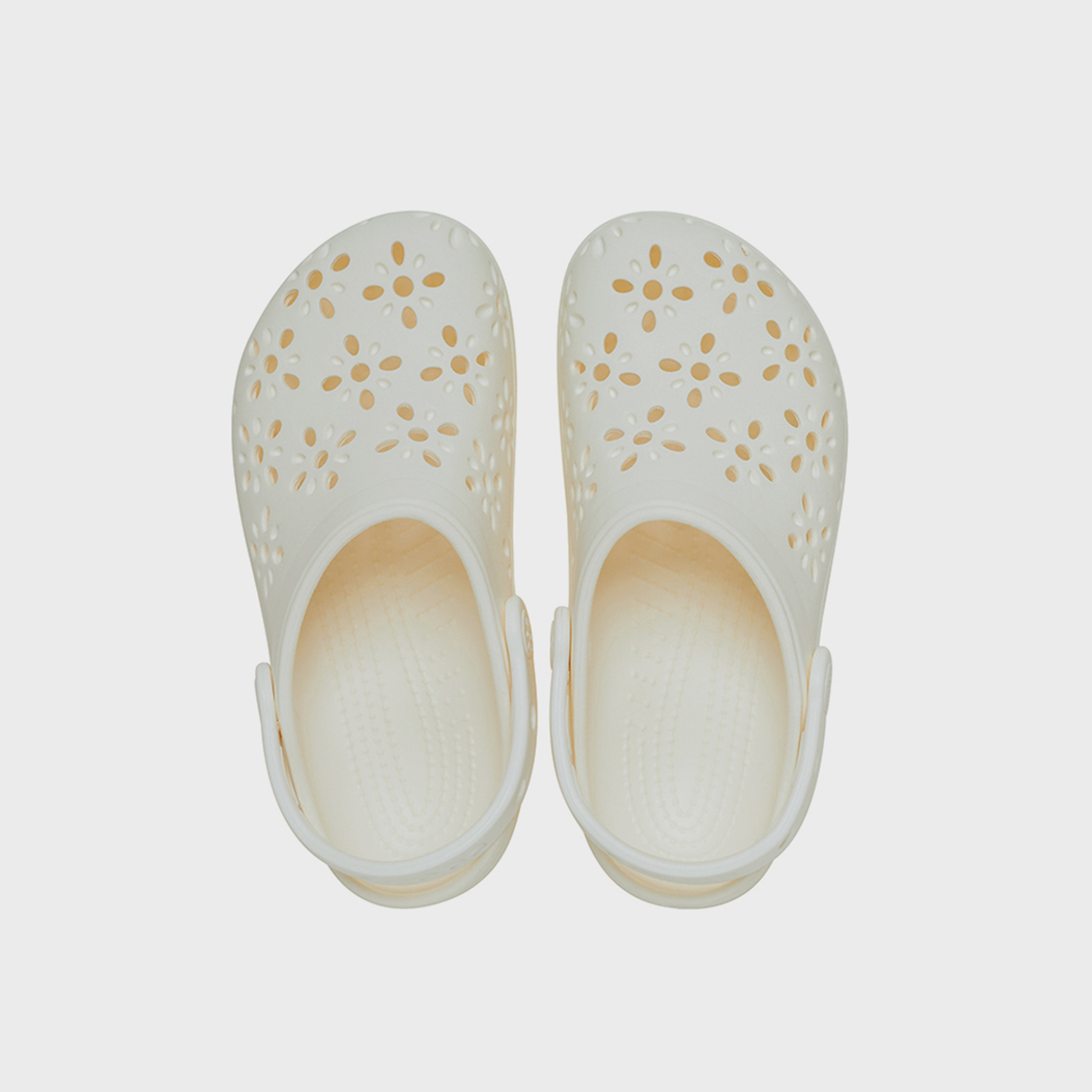 كروكس- شبشب مورّد كلاسيكي سهل الارتداء للجنسين | 210927-0WV-men-shoes-flipflopsandslides-image-2