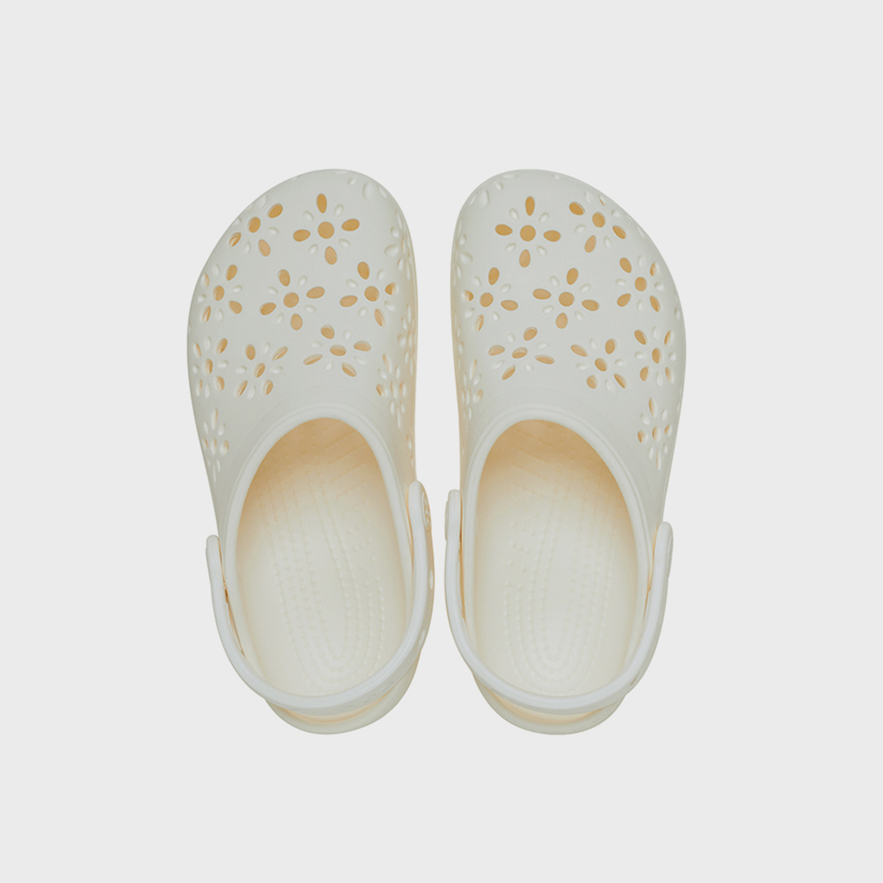 كروكس- شبشب مورّد كي كلاسيكي للأطفال سهل الارتداء | 210943-0WV-boys-shoes-flipflopsandslides-image-2