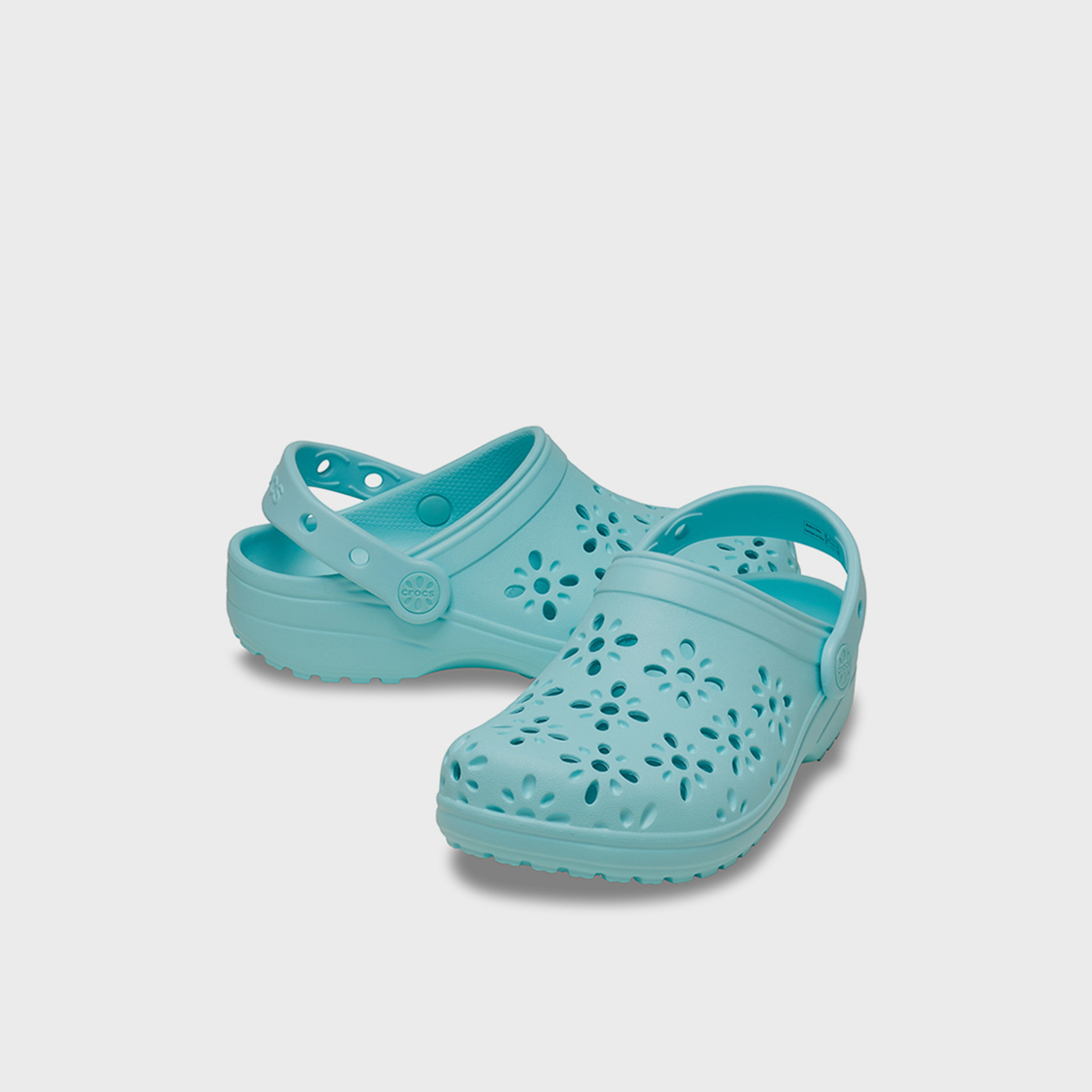 كروكس - حذاء أطفال سهل الارتداء بتصميم كلاسيكي مزين بالزهور | 210943-4PD-boys-shoes-flipflopsandslides-image-1