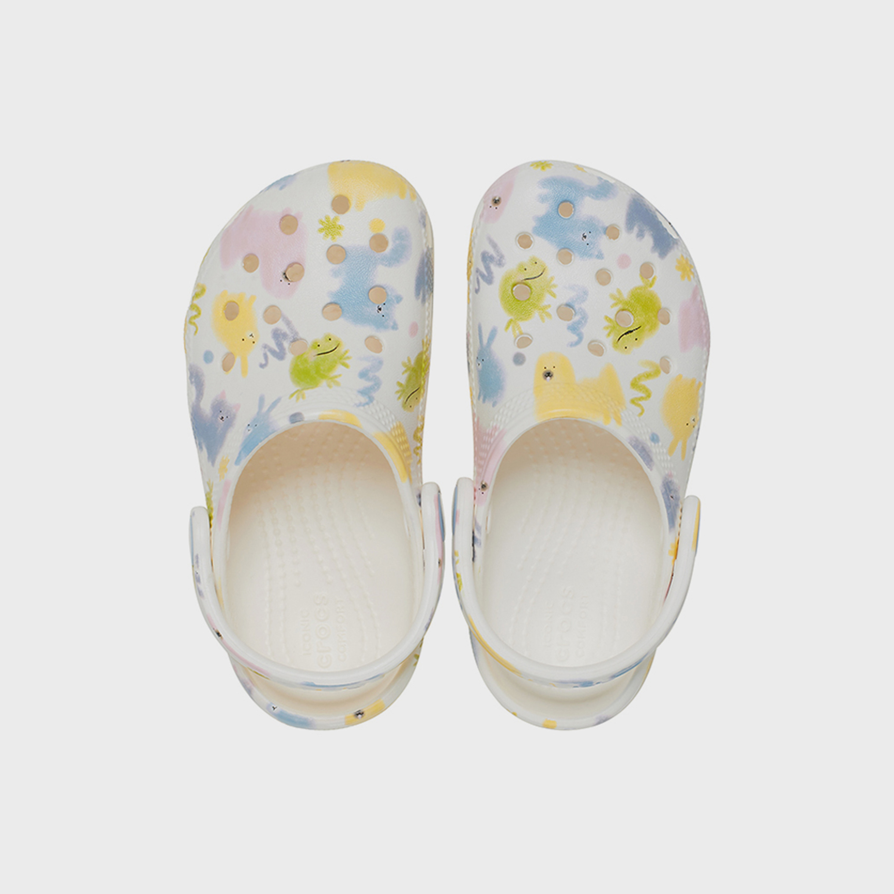 كروكس حذاء كلاسيكي سهل الارتداء بنقشة حيوانات الباستيل للأطفال | 210989-0WV-boys-shoes-sandals-image-2