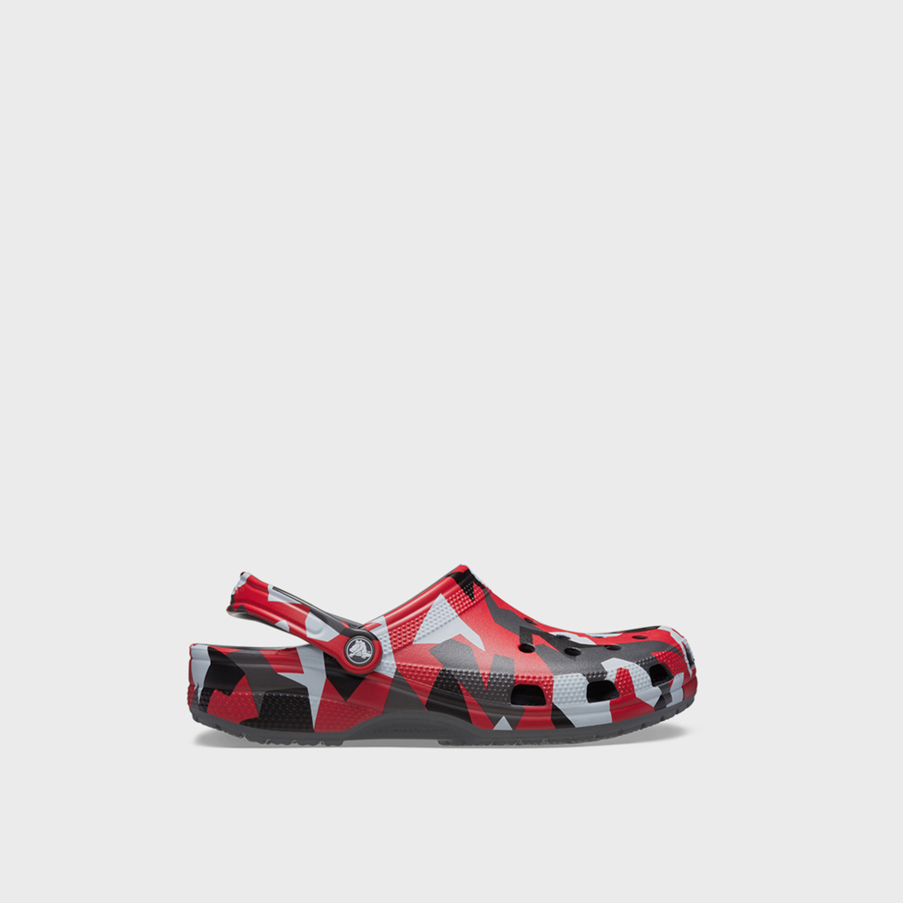 كروكس- شبشب جيو مموّه سهل الارتداء للجنسين | 211009-0IE-women-shoes-flipflopsandslides-image-4