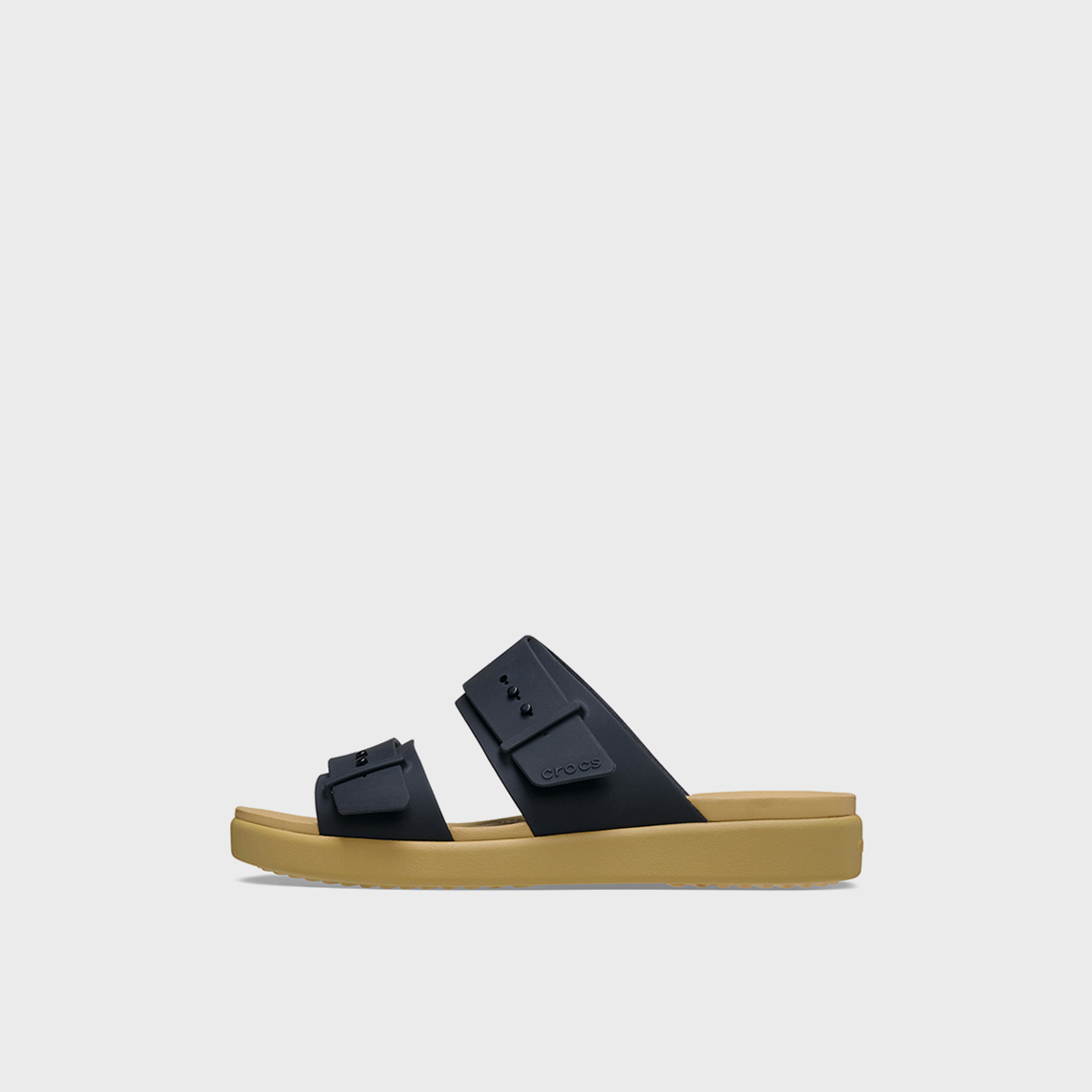 كروكس - صندل نبروكلين سائي سهل الارتداء بإبزيم | 211215-00W-women-shoes-sandals-flats-image-2