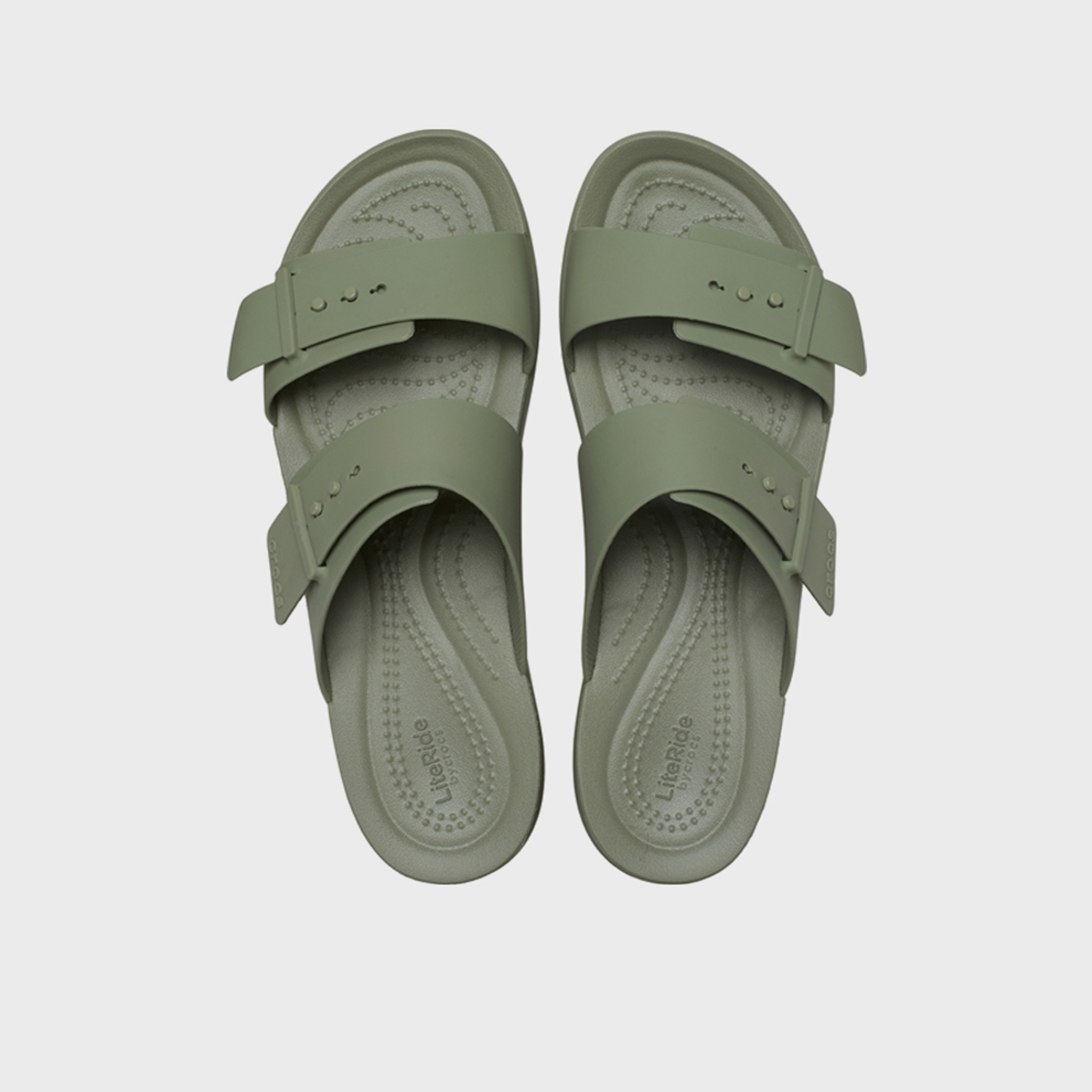 كروكس - صندل بروكلين المسطح سهل الارتداء للنساء | 211215-3BX-women-shoes-sandals-flats-image-2