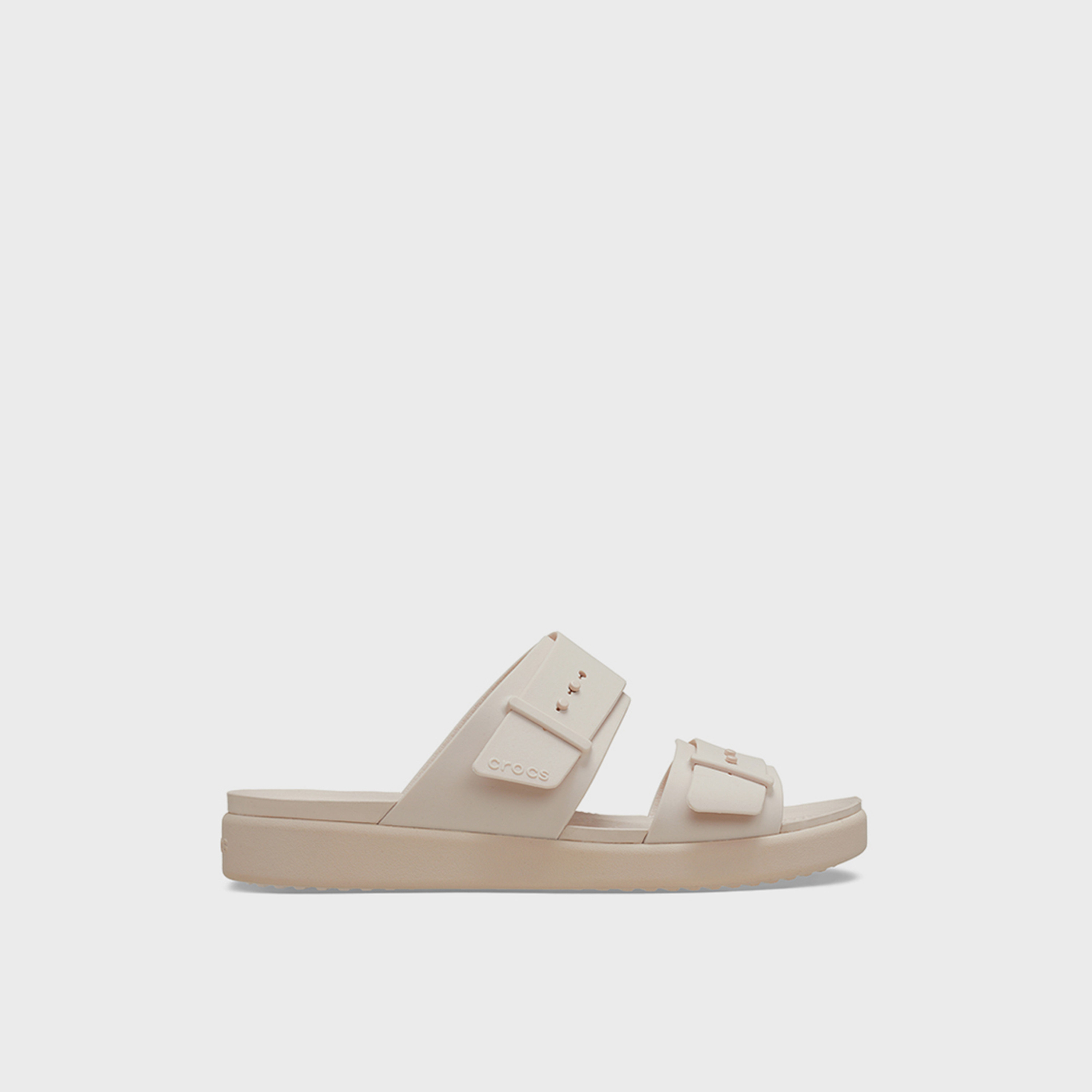 كروكس - صندل بروكلين نسائي سهل الارتداء بإبزيم | 211215-6UR-women-shoes-sandals-flats-image-3
