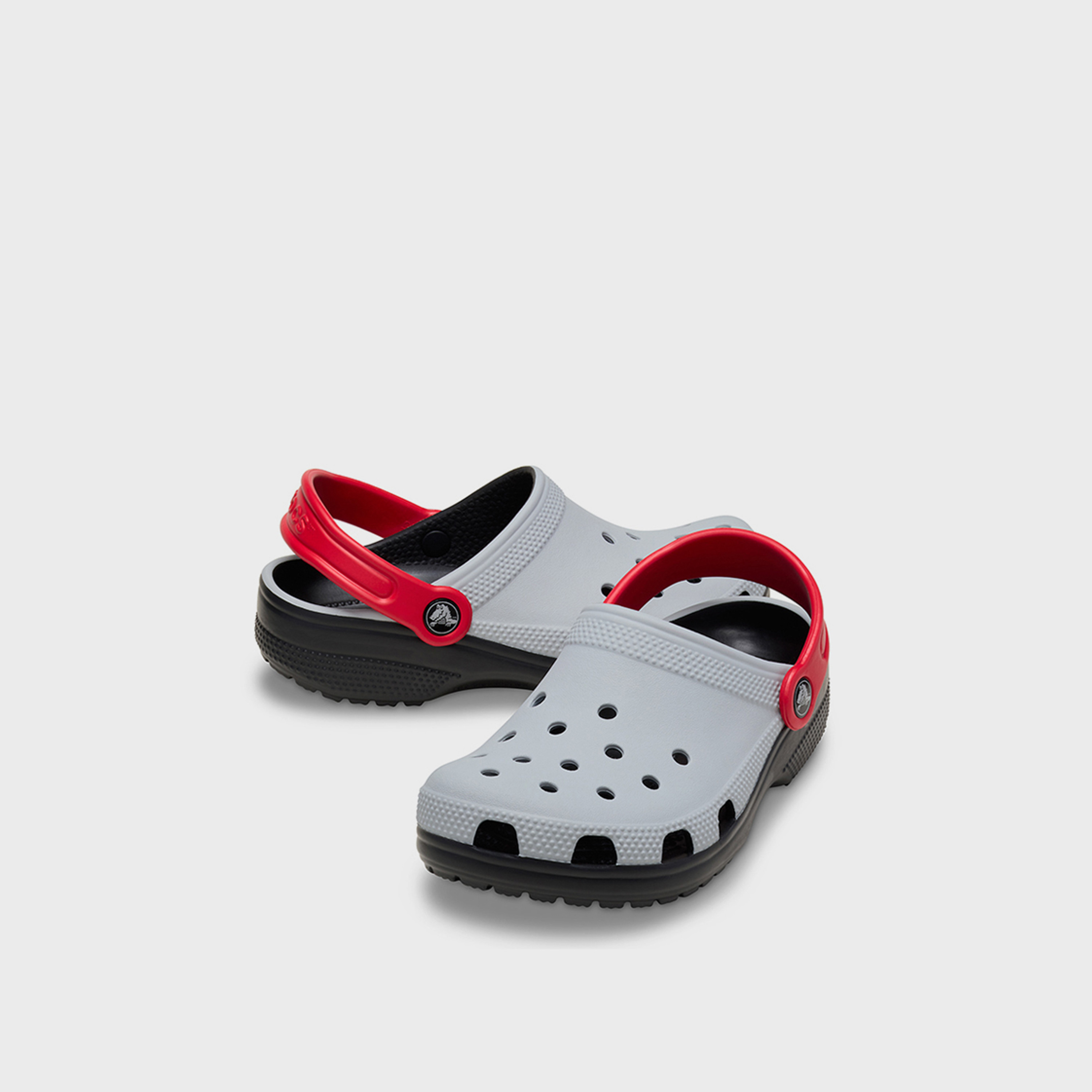 كروكس- حذاء كلوغ رياضي كلاسيكي سهل الارتداء للأطفال | 211258-1NM-boys-shoes-flipflopsandslides-image-1