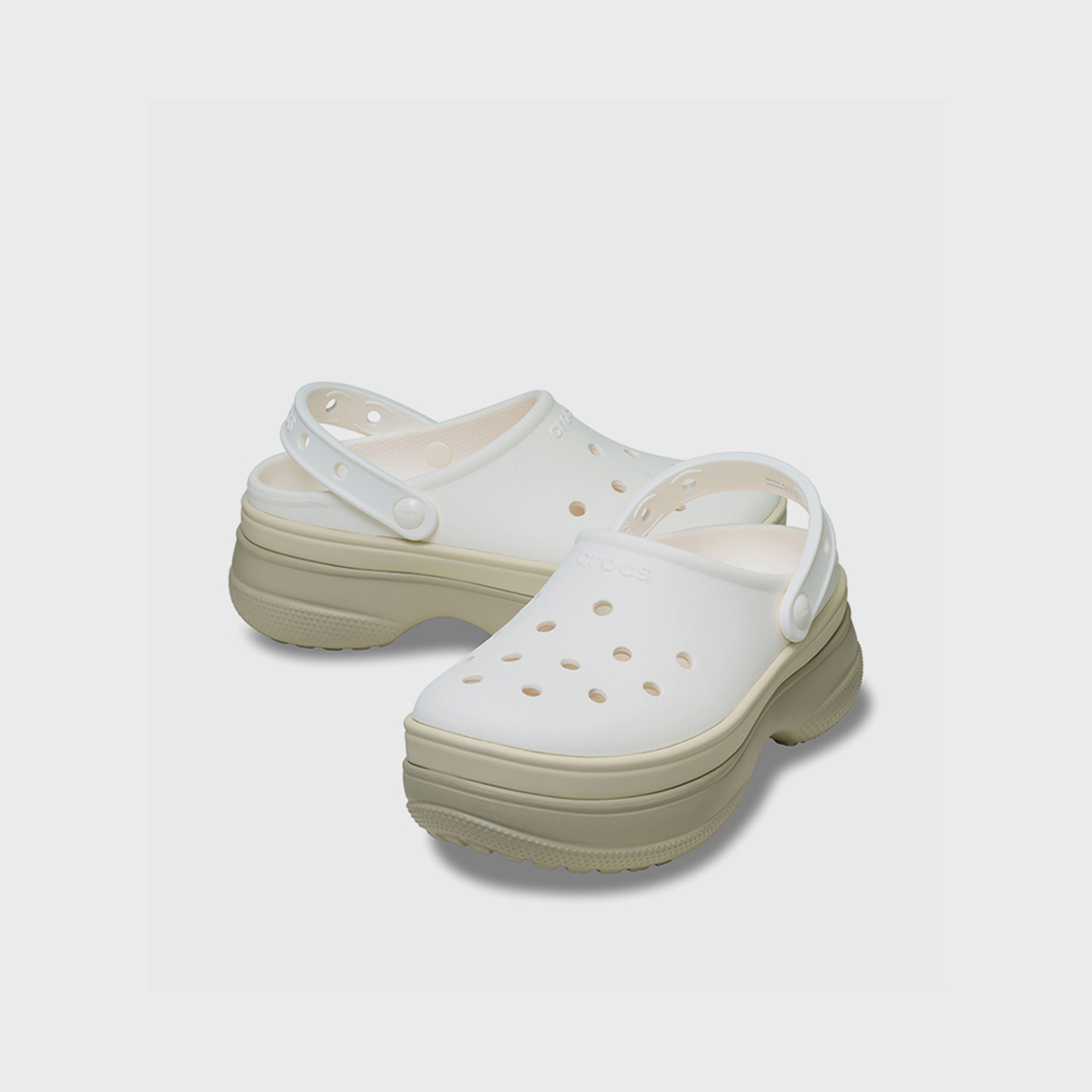 كروكس - حذاء رجالي كلاسيكي سهل الارتداء | 211355-0WV-men-shoes-flipflopsandslides-image-1