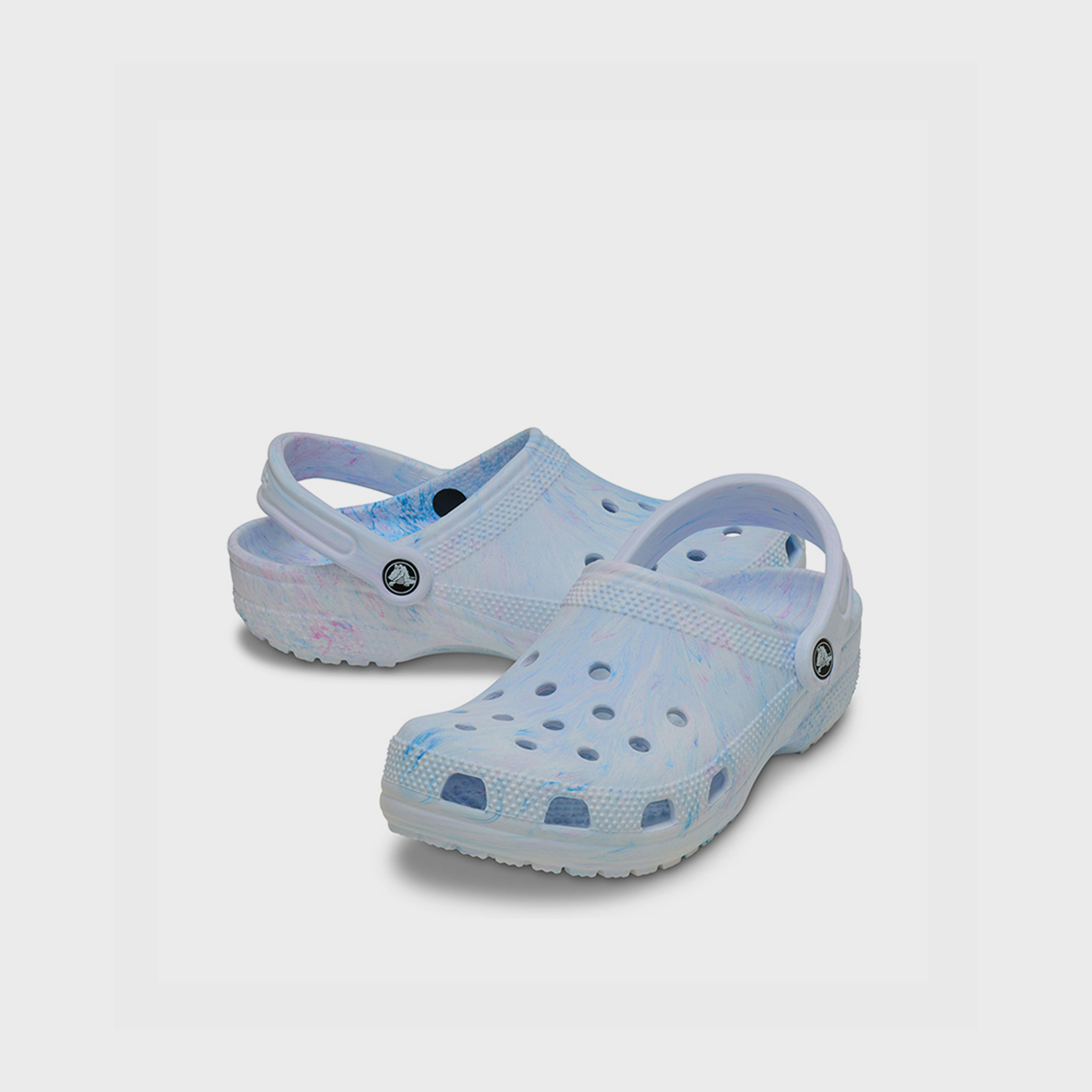 كروكس - قبقاب سهل الارتداء للجنسين بنقشة ألوان مائي رخامي | 211583-4ZD-men-shoes-flipflopsandslides-image-1