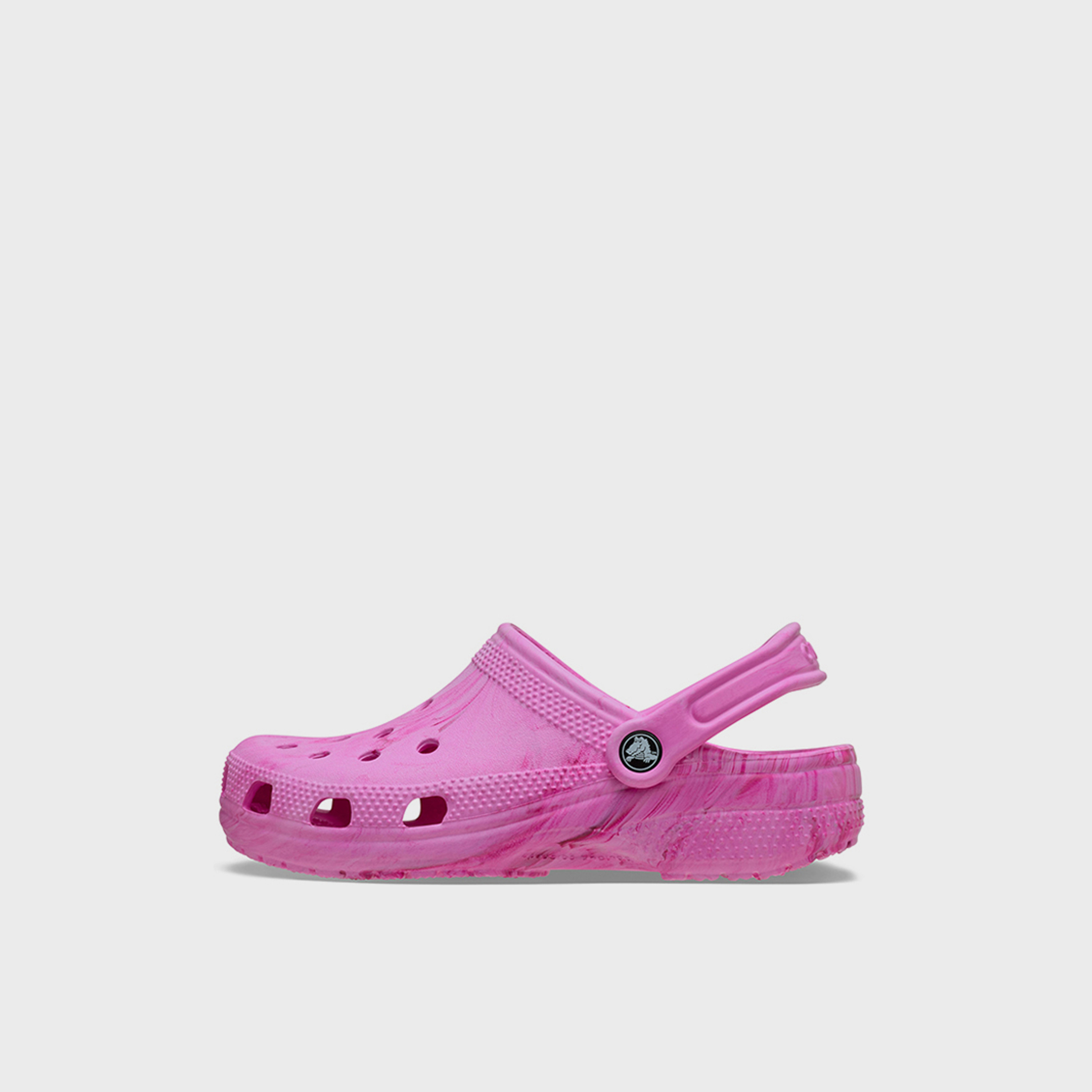 كروكس - حذاء سهل الارتداء للبنات من كلسك بتصميم رخامي مائي | 211602-7AV-girls-shoes-flipflopsandslides-image-2