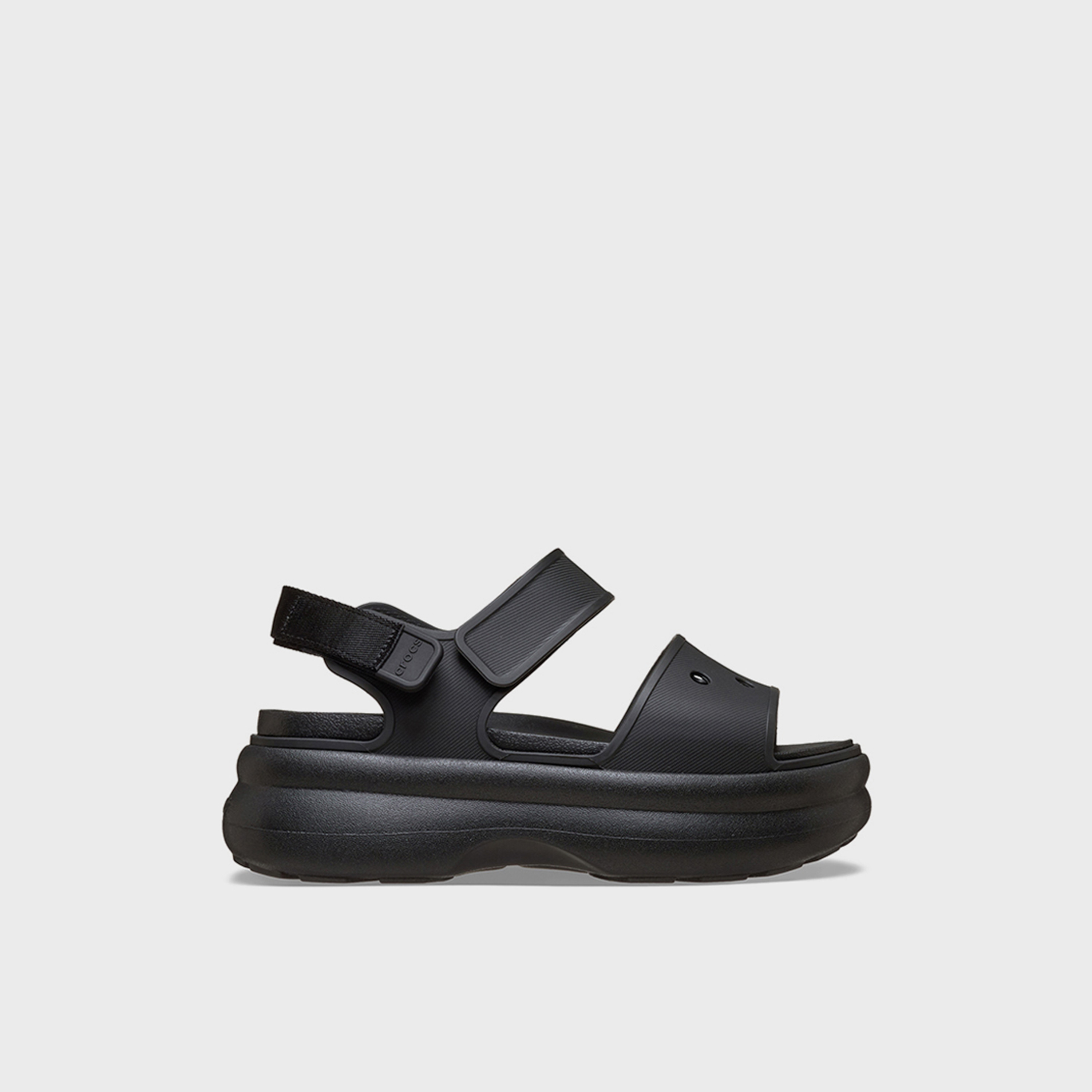 كروكس - صندل نسائي سوهو فلاتفورم بشريط لاصق | 211755-001-women-shoes-sandals-flats-image-5