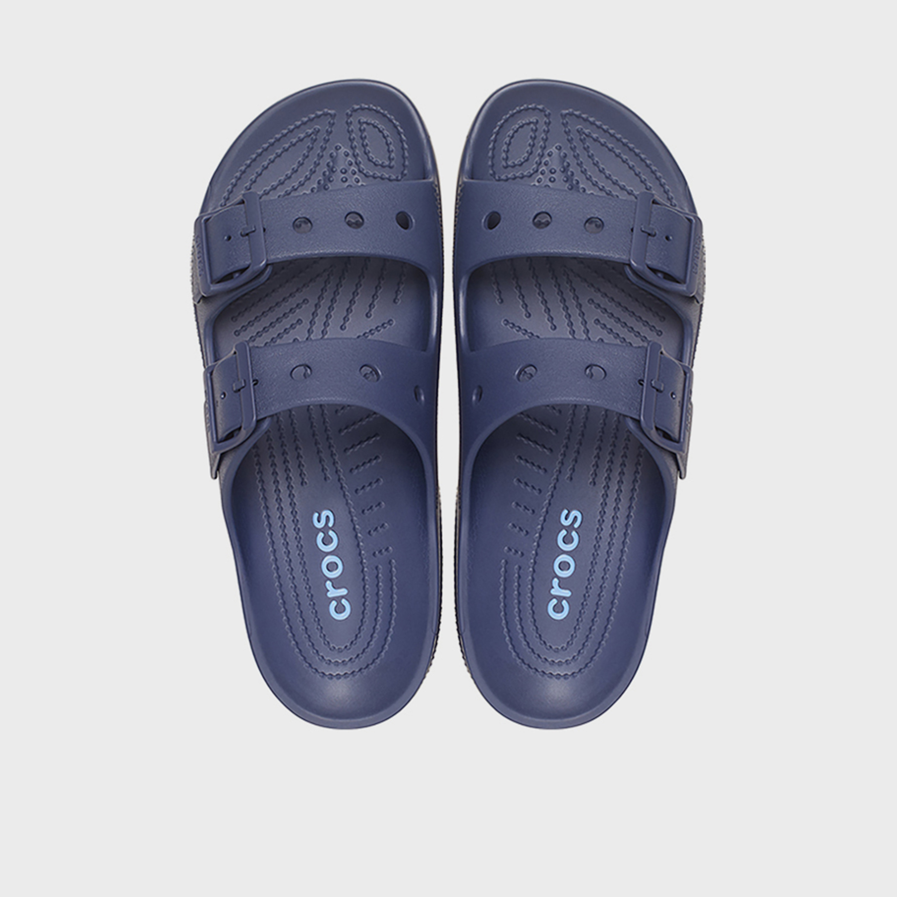 كروكس - صندل ساترداي رجالي سهل الارتداء | 212245-410-men-shoes-sandals-image-2