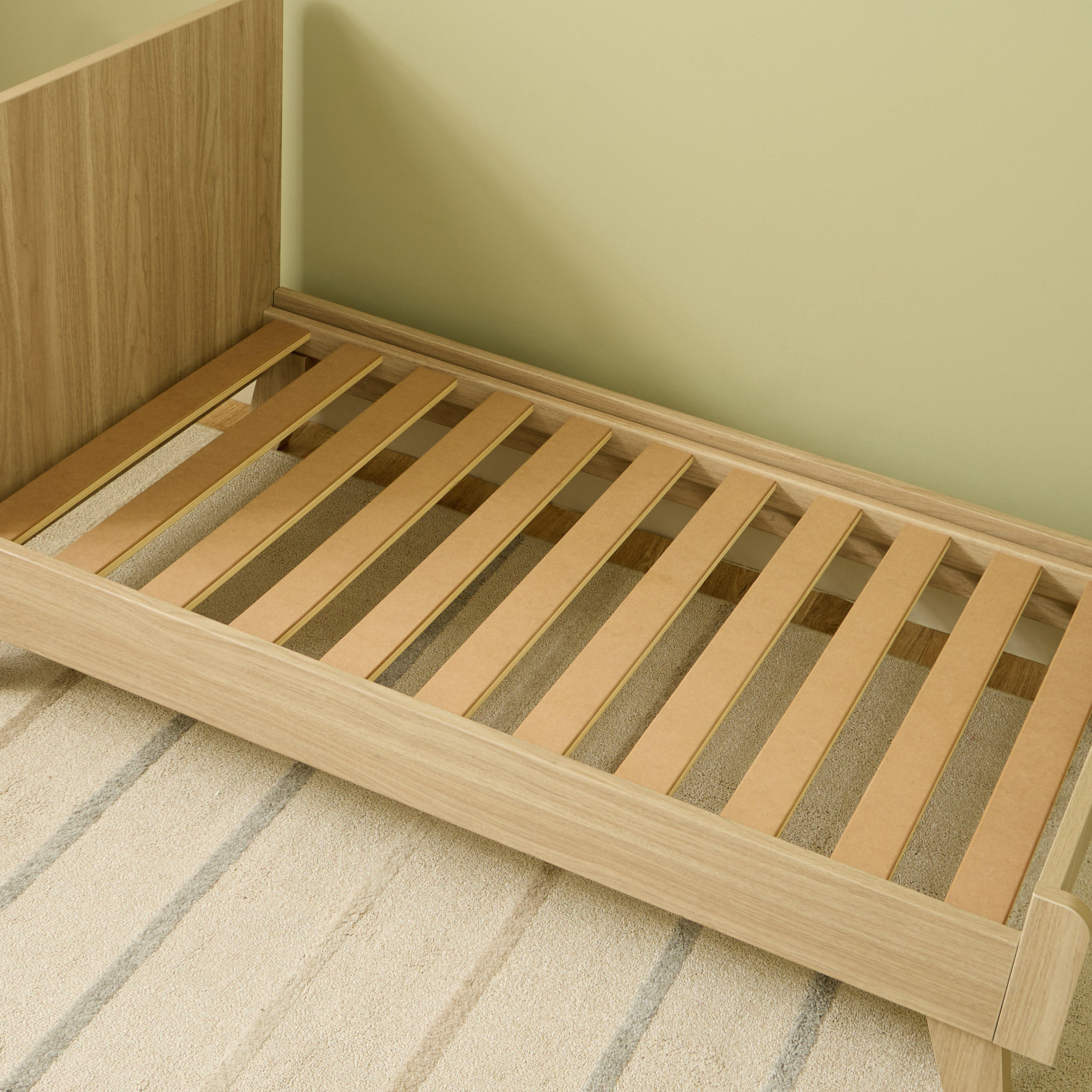 سرير أوسكار مع مرتبة وخزانة ملابس-baby-nursery-furniture-cribsandbeds-babycribs-image-5