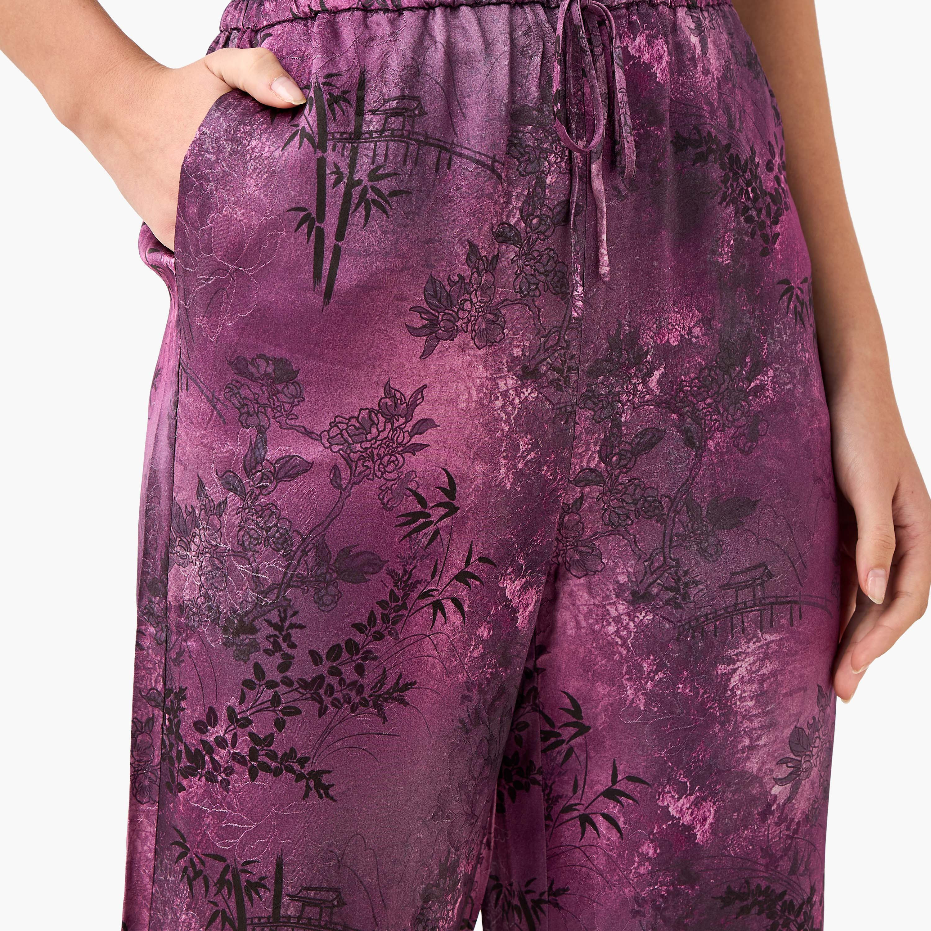 Iconic Straight Fit Printed Pants-women-clothing-coordsets-image-6