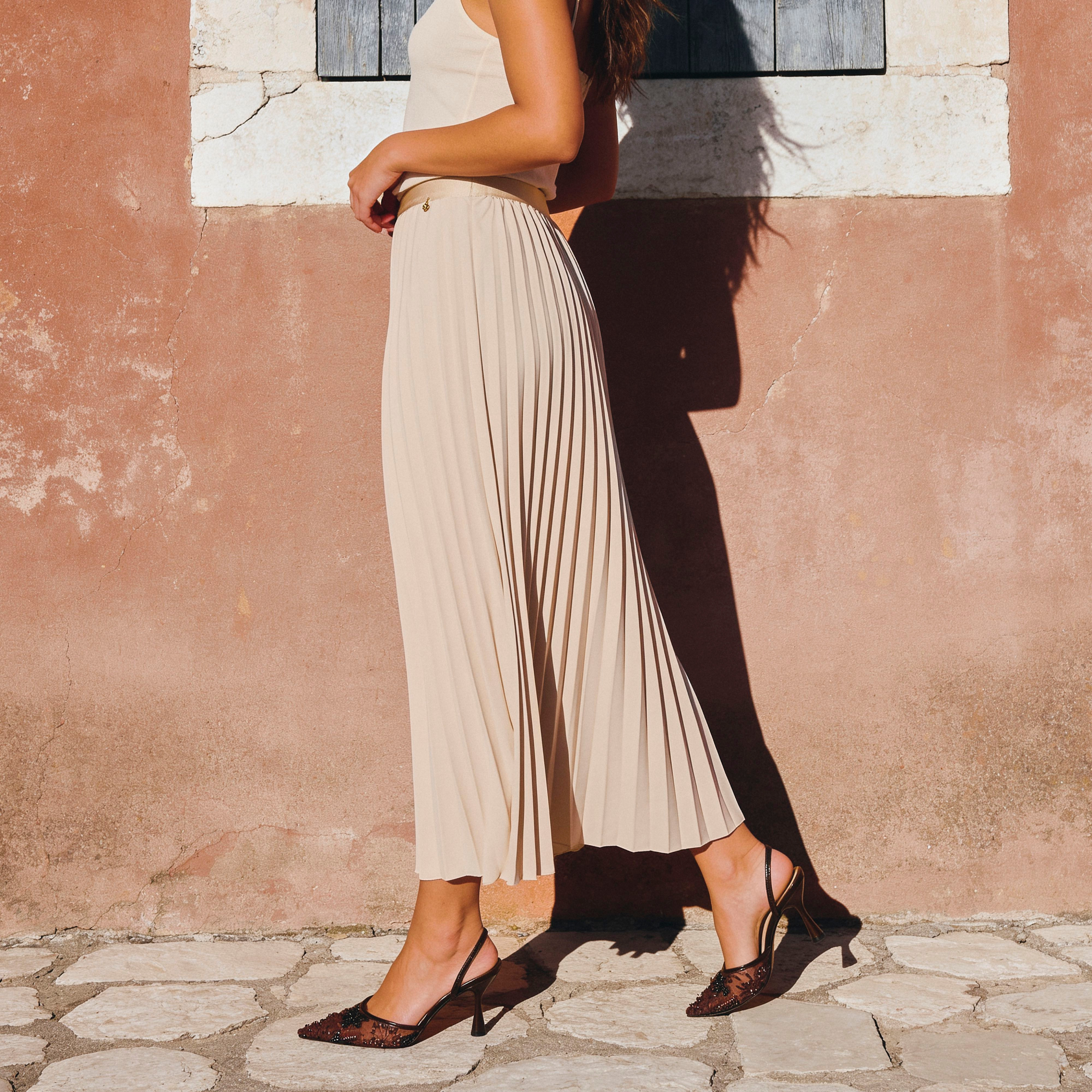 Iconic Midi A-line Skirt with Pleated Design-women-clothing-skirts-image-1