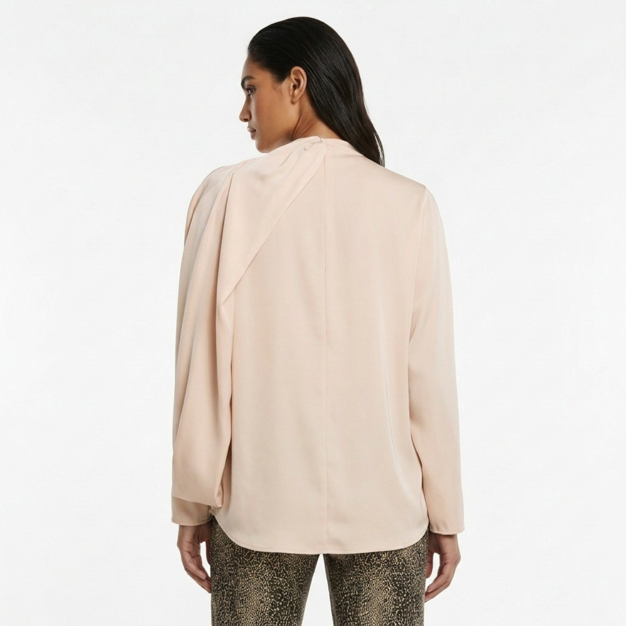 بلوزة بياقة منسدلة-women-clothing-shirtsandblouses-blouses-image-4