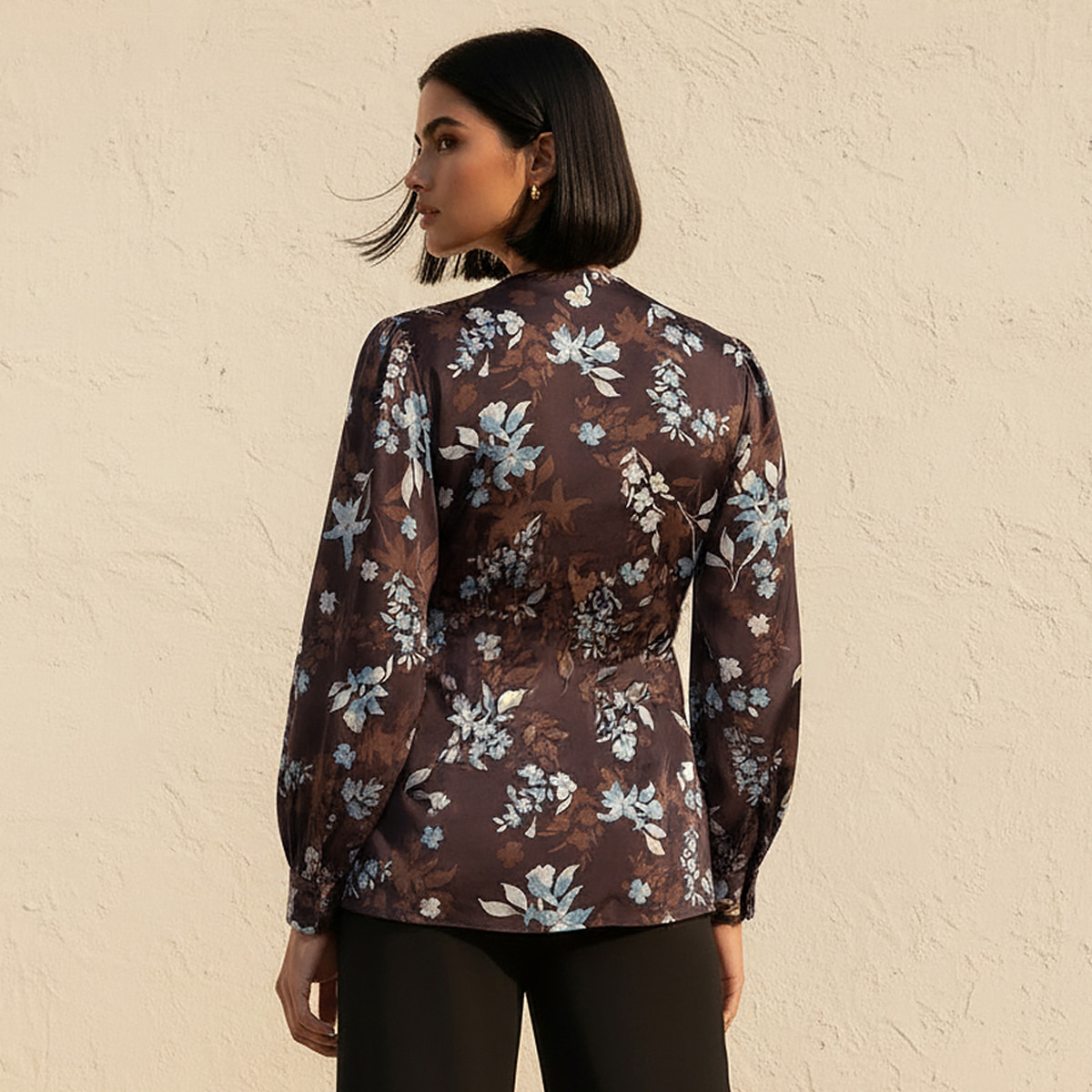 بلوزة ملفوفة بقصّة مريحة وطبعات زهرية من آيكونيك-women-clothing-shirtsandblouses-blouses-image-4