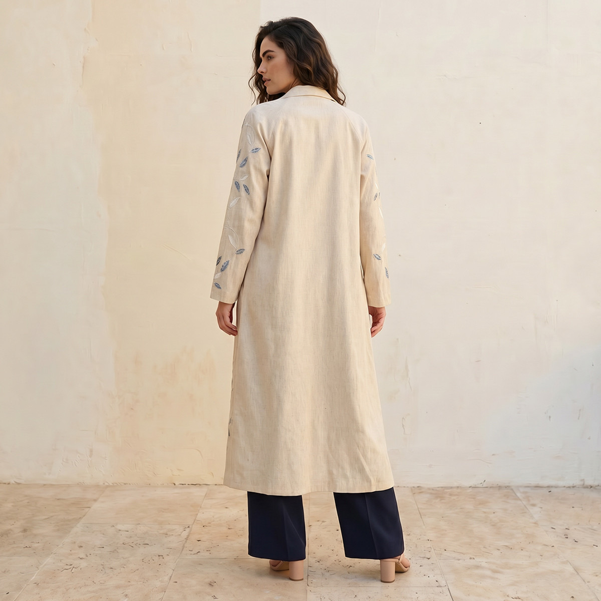 سترة طويلة بقصة مريحة وتطريز من آيكونيك-women-clothing-shirtsandblouses-blouses-image-1