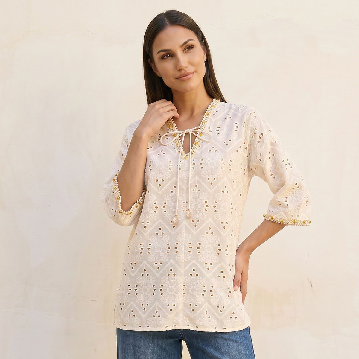 بلوزة قطن بقصة مريحة وبرباط شرابة أيكونيك من سبلاش-women-clothing-shirtsandblouses-blouses-image-1
