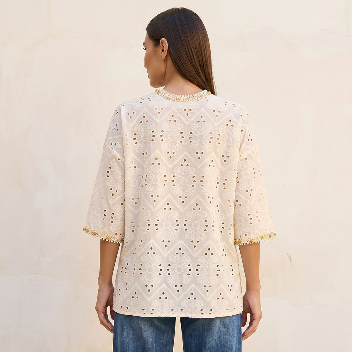 بلوزة قطن بقصة مريحة وبرباط شرابة أيكونيك من سبلاش-women-clothing-shirtsandblouses-blouses-image-4