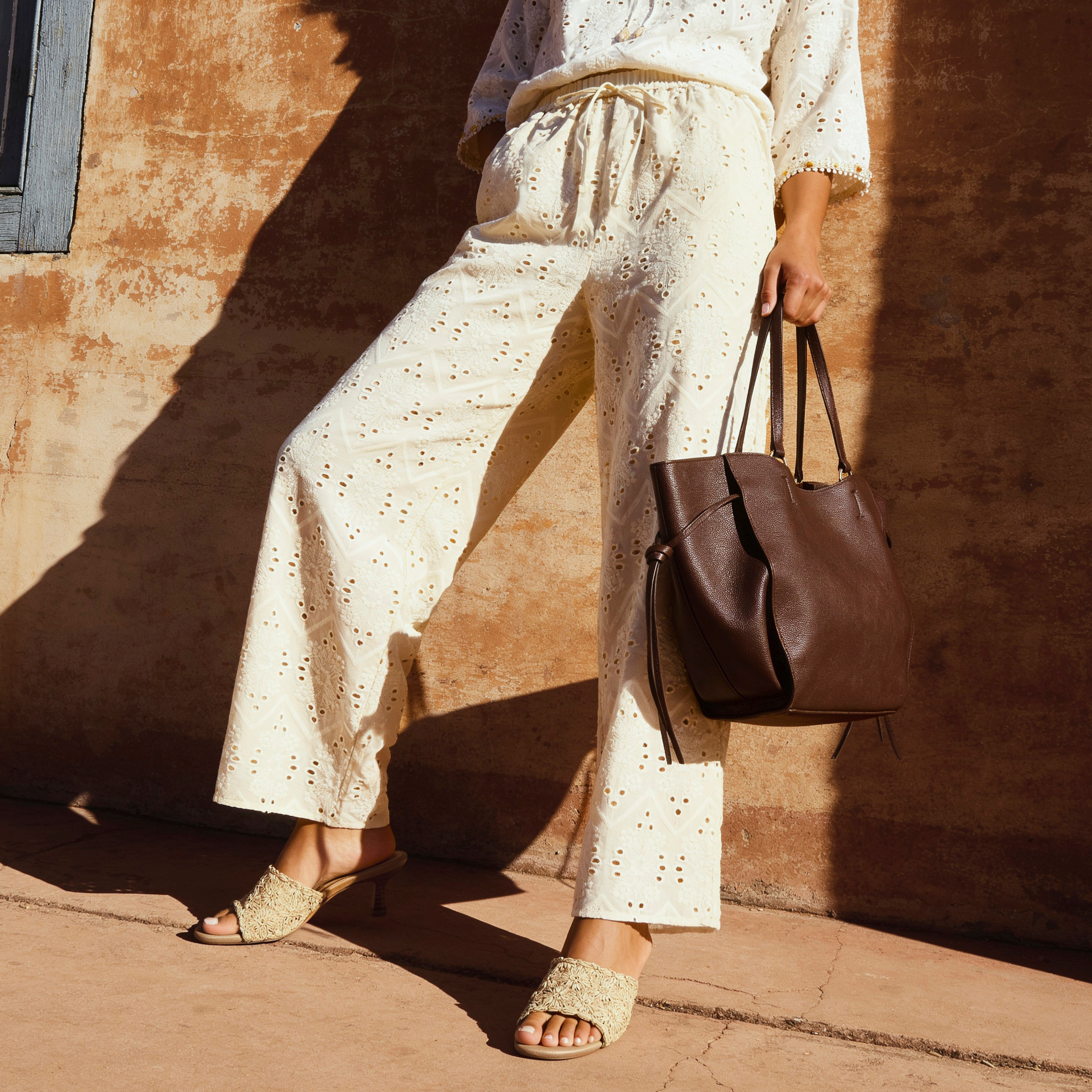 بنطلون واسع الساقين قطن مطرز بخصر مطاطي من آيكونيك-women-clothing-trousers-image-1