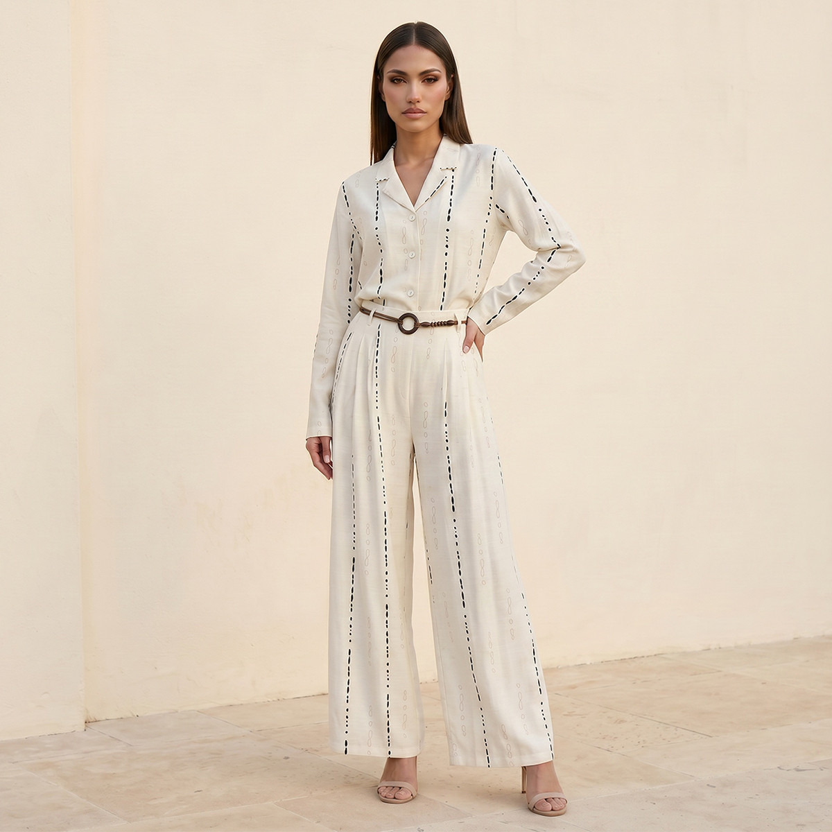 بنطلون واسع الساق بنقوش عصرية وحزام خصر من سبلاش آيكونيك-women-clothing-trousers-image-3