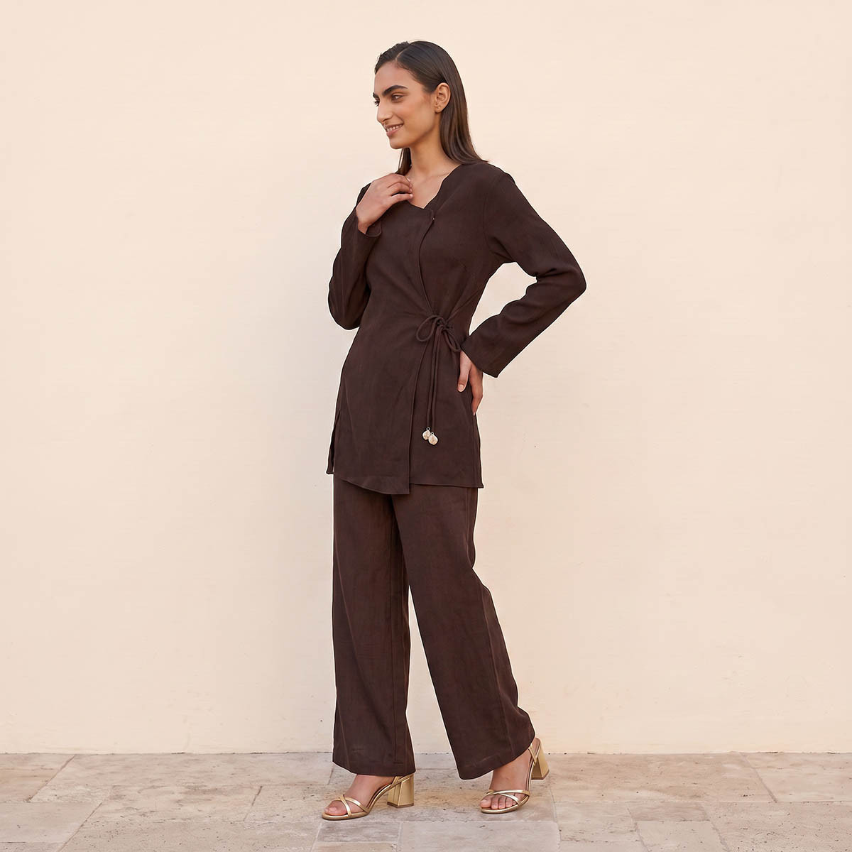 توب لف بتفصيل رباط للإغلاق من سبلاش-women-clothing-shirtsandblouses-blouses-image-5