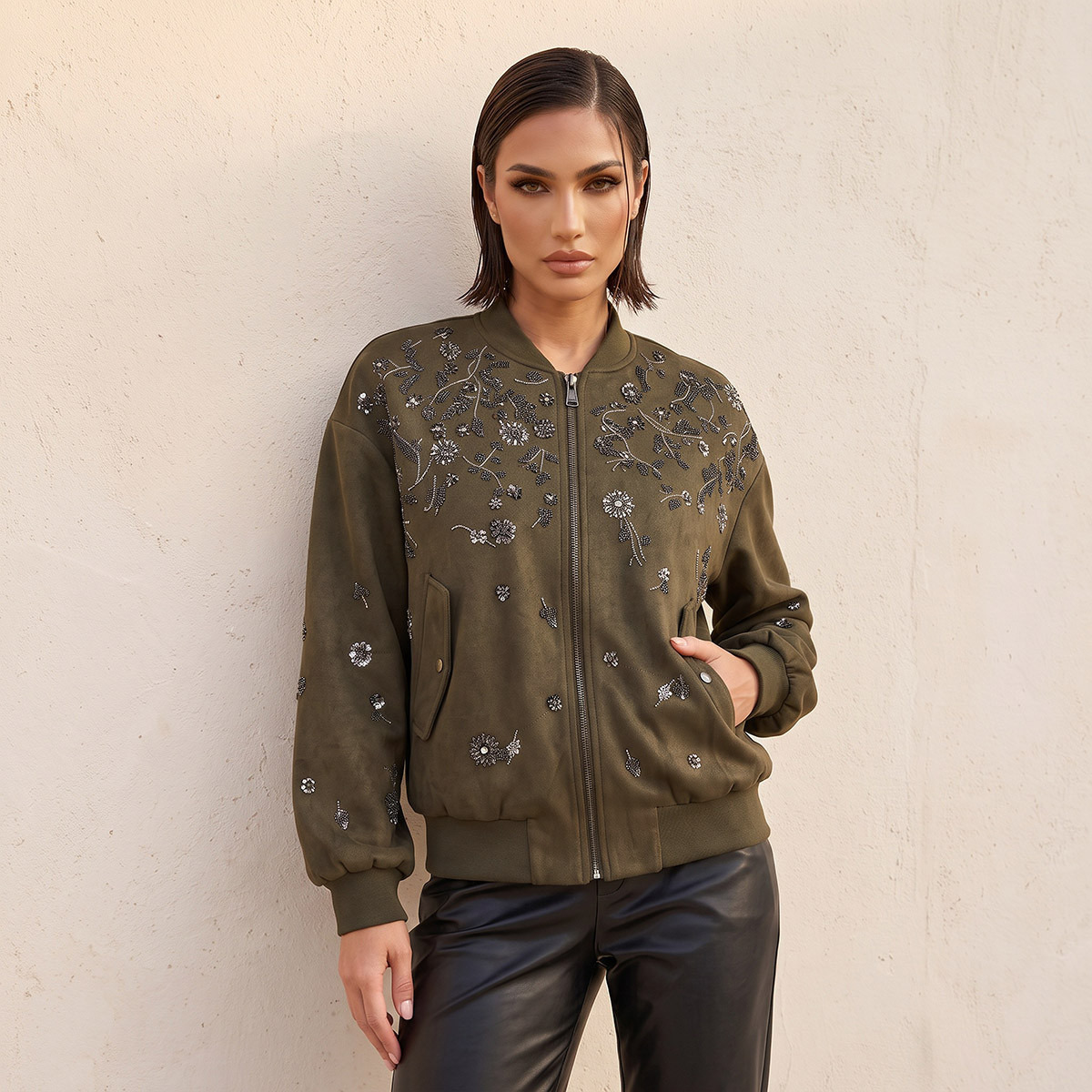جاكيت بومبر مزين من سبلاش أيكونيك-women-winterwear-coatsandjackets-jackets-image-1