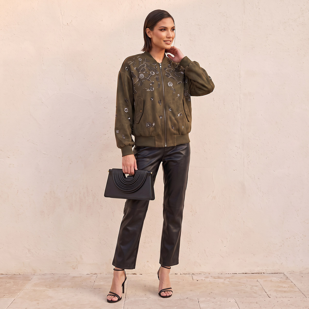 جاكيت بومبر مزين من سبلاش أيكونيك-women-winterwear-coatsandjackets-jackets-image-2