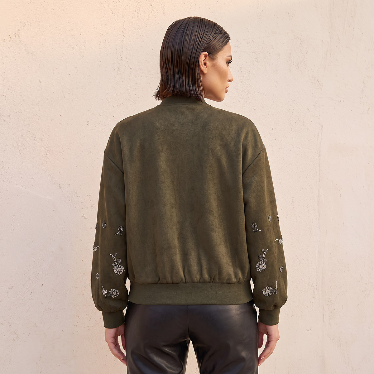 جاكيت بومبر مزين من سبلاش أيكونيك-women-winterwear-coatsandjackets-jackets-image-3