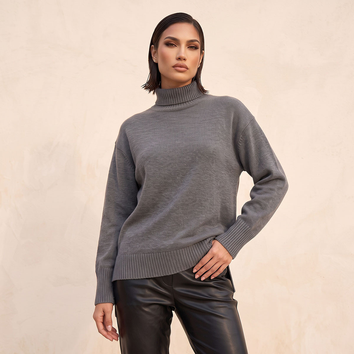 كنزة بارزة الملمس بياقة عالية من سبلاش آيكونيك-women-winterwear-cardigansandjumpers-jumpers-image-2
