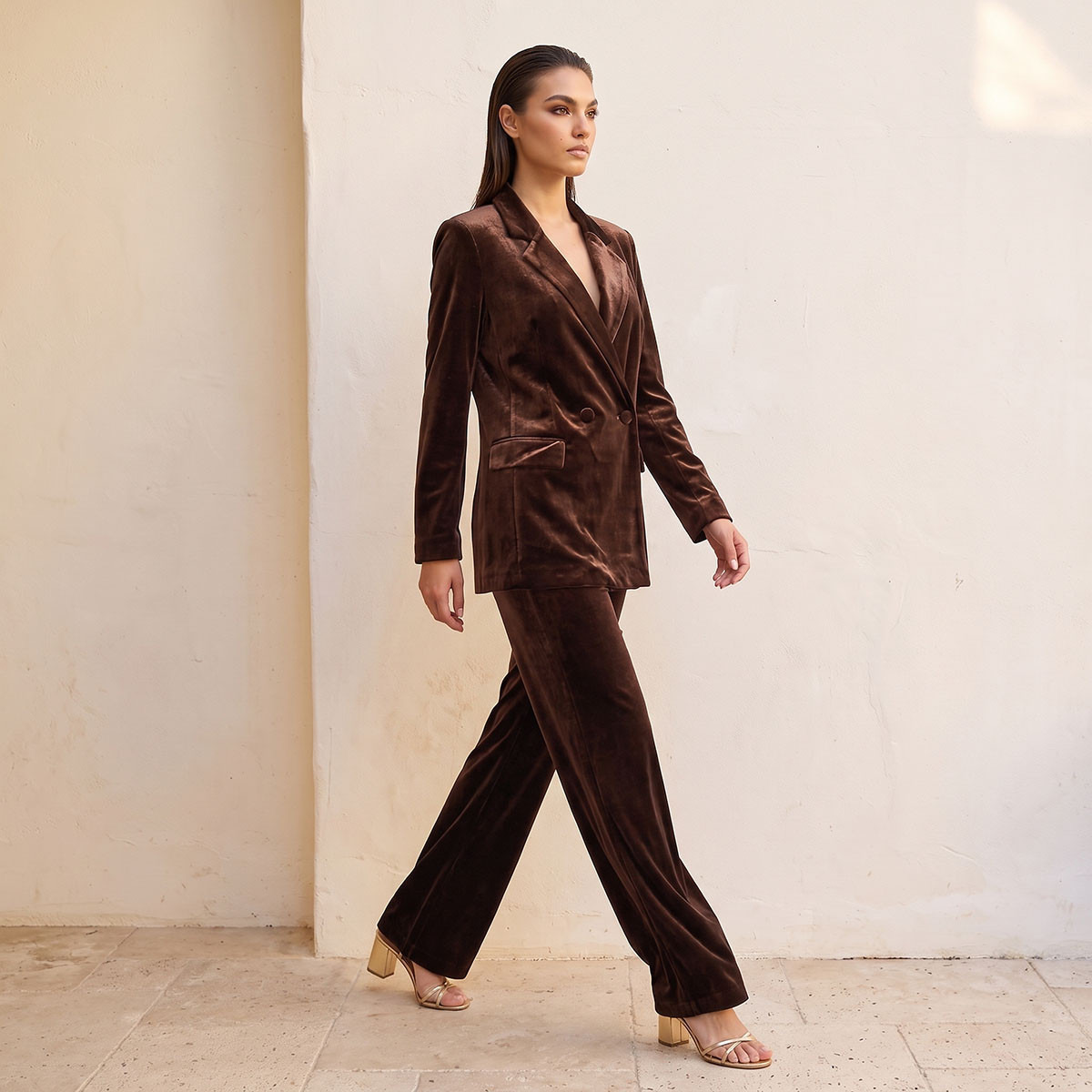 جاكيت قطيفة بياقة مدببة من سبلاش أيكونيك-women-winterwear-coatsandjackets-jackets-image-3