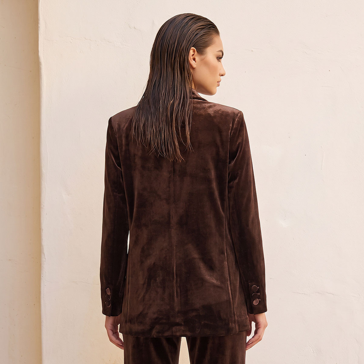 جاكيت قطيفة بياقة مدببة من سبلاش أيكونيك-women-winterwear-coatsandjackets-jackets-image-4