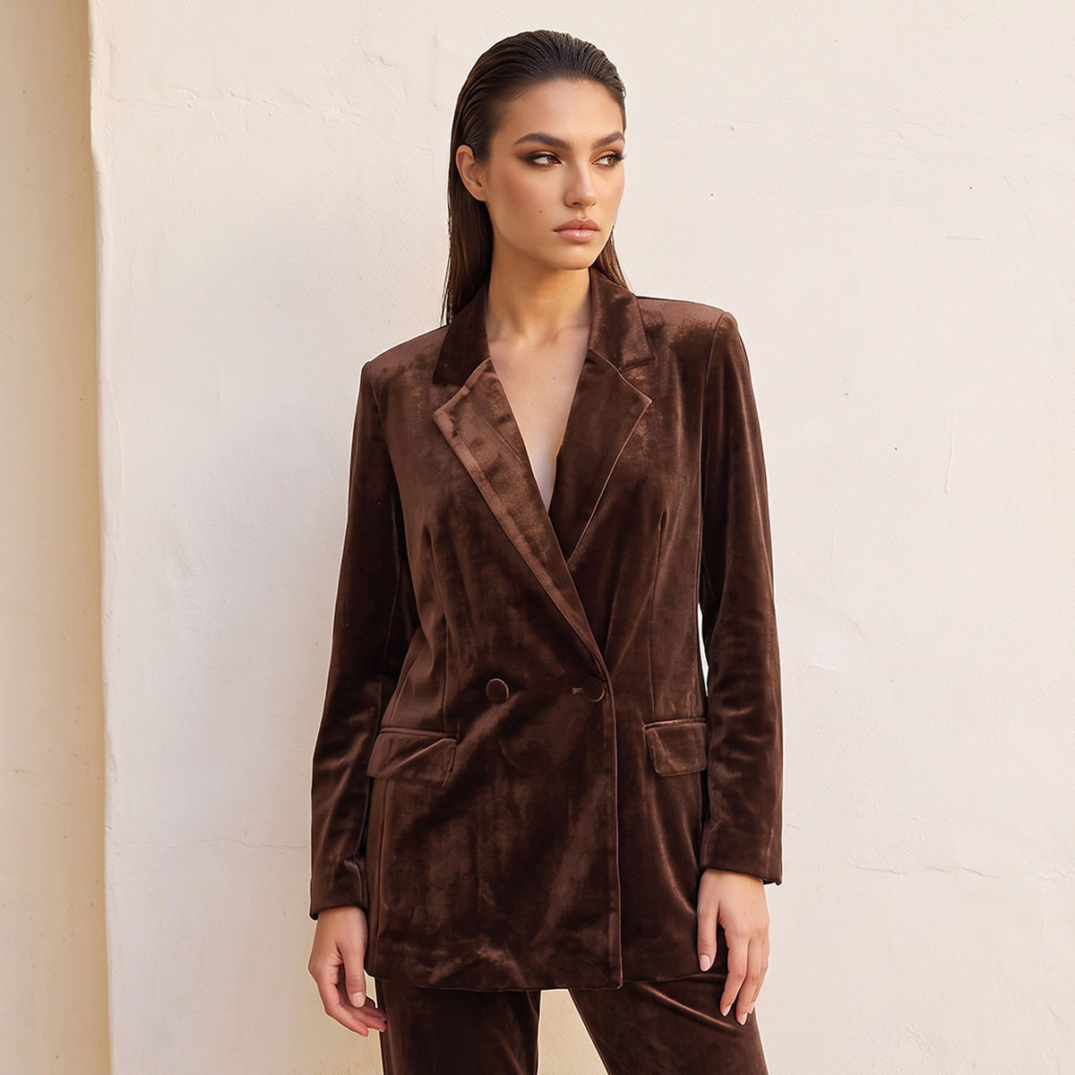 جاكيت قطيفة بياقة مدببة من سبلاش أيكونيك-women-winterwear-coatsandjackets-jackets-image-6