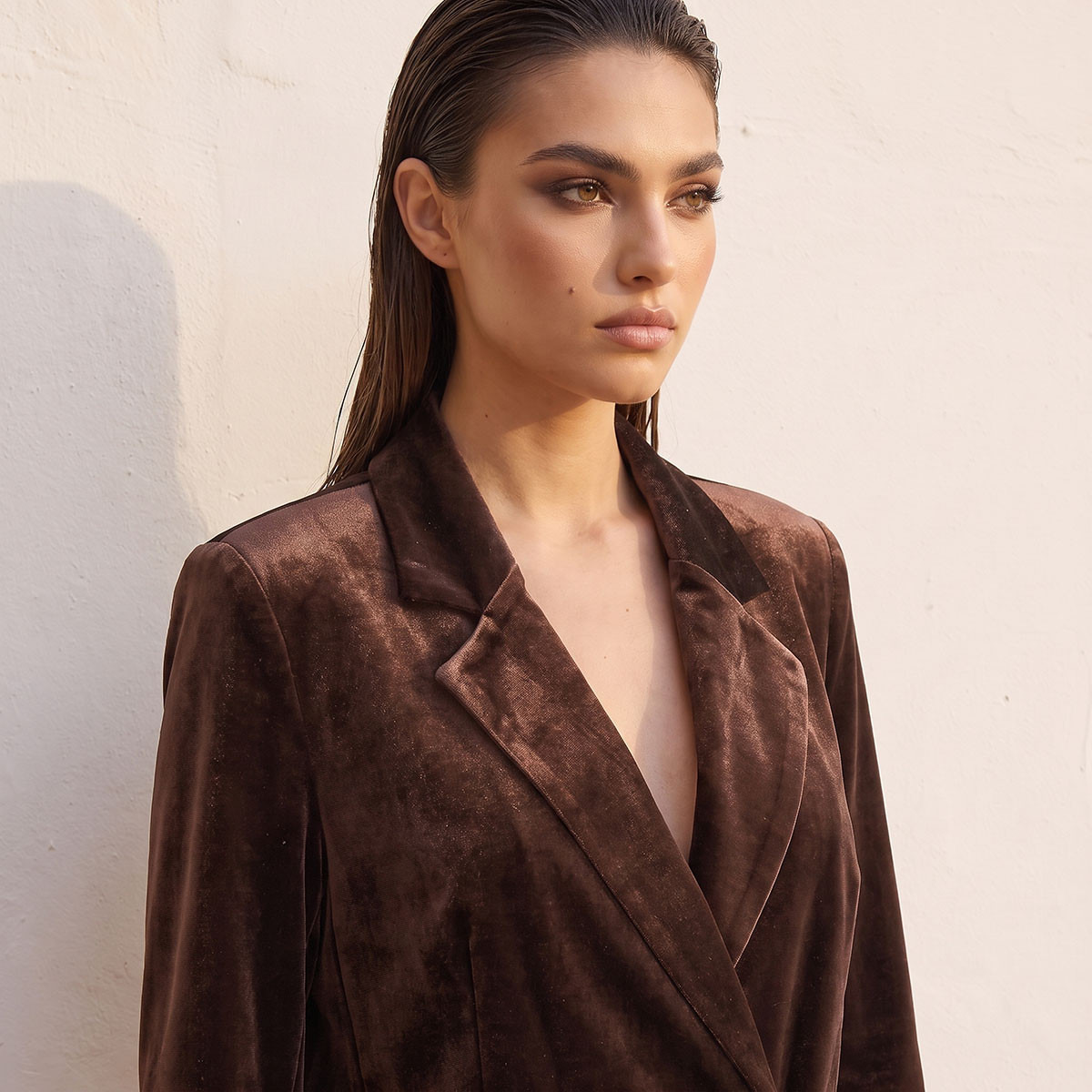 جاكيت قطيفة بياقة مدببة من سبلاش أيكونيك-women-winterwear-coatsandjackets-jackets-image-7