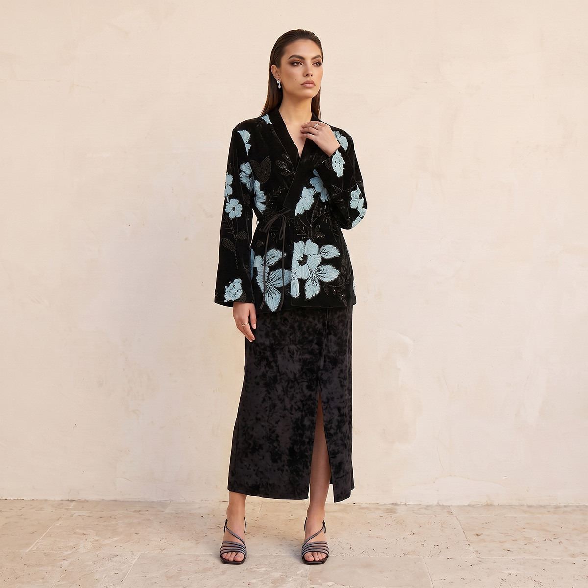 جاكيت كيمونو بتطريز زهور من سبلاش آيكونك-women-winterwear-coatsandjackets-jackets-image-2