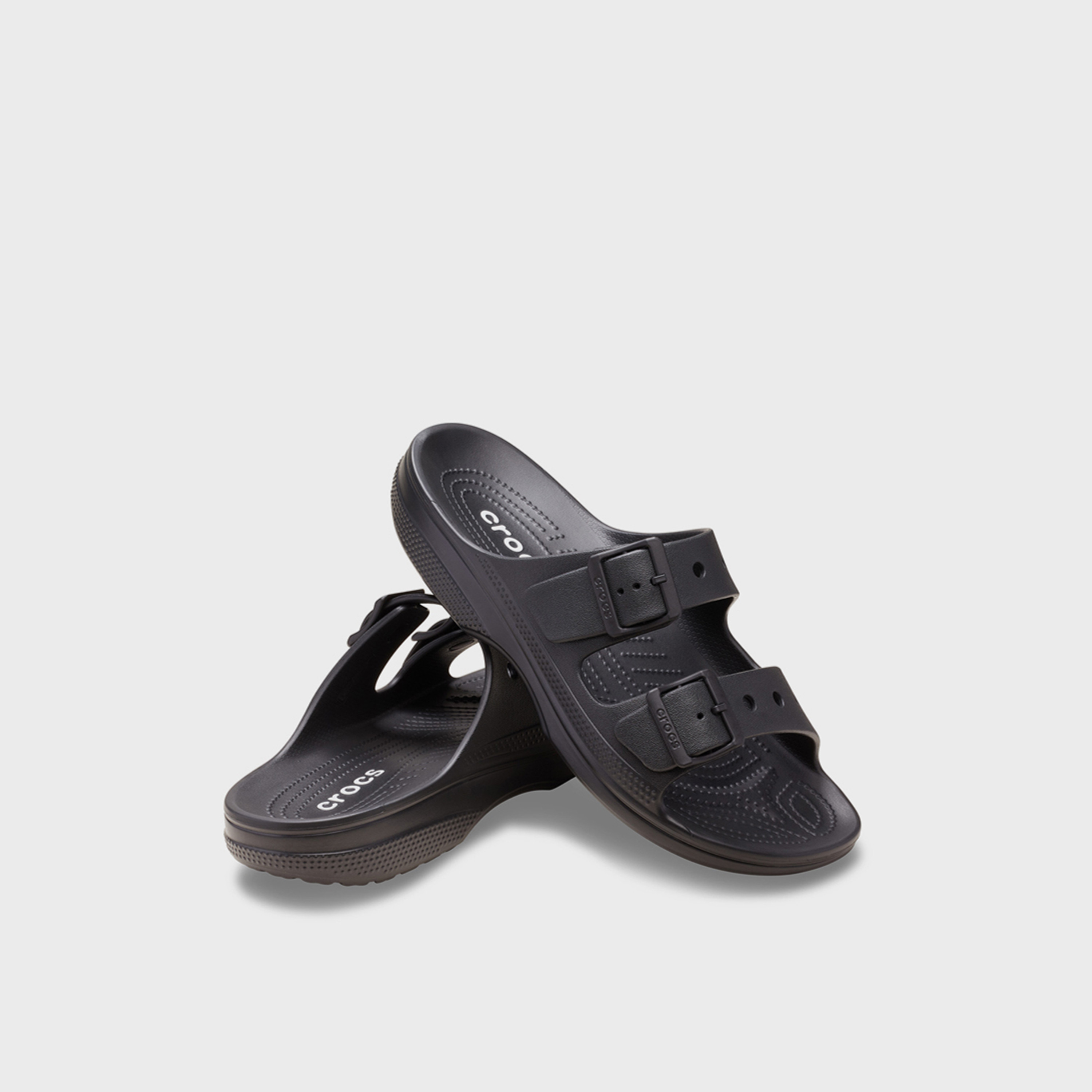 كروكس - صندل ساترداي للنساء مسطح سهل الارتداء | 213586-001-women-shoes-sandals-flats-image-1