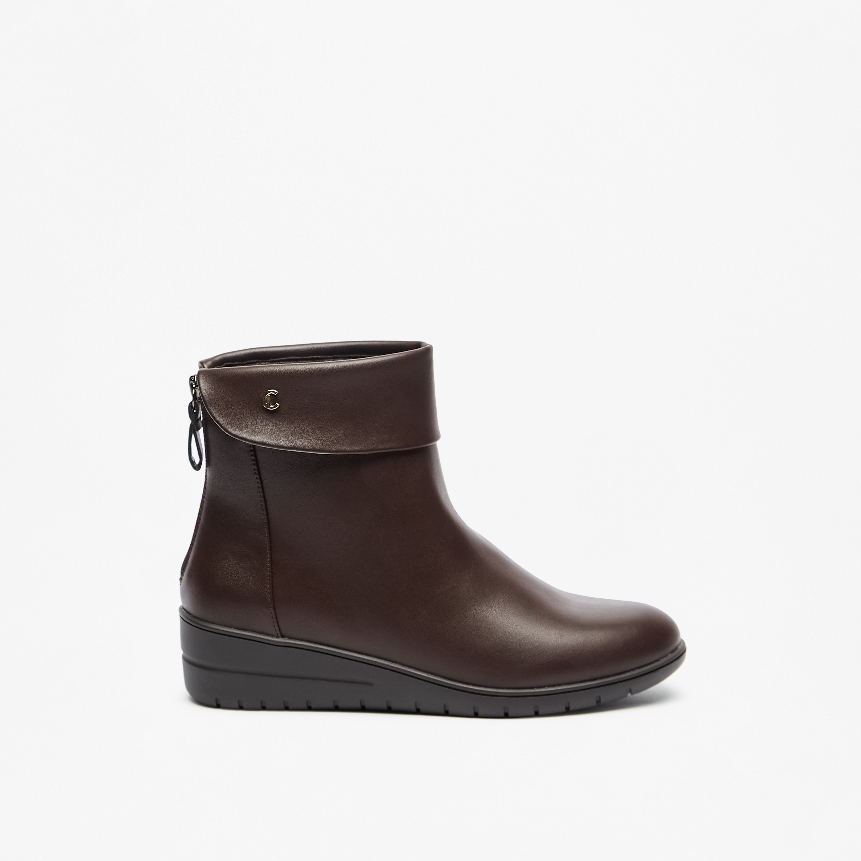 بوت سادة بطول الكاحل وسحاب إغلاق من لو كونفورت-women-shoes-boots-image-2