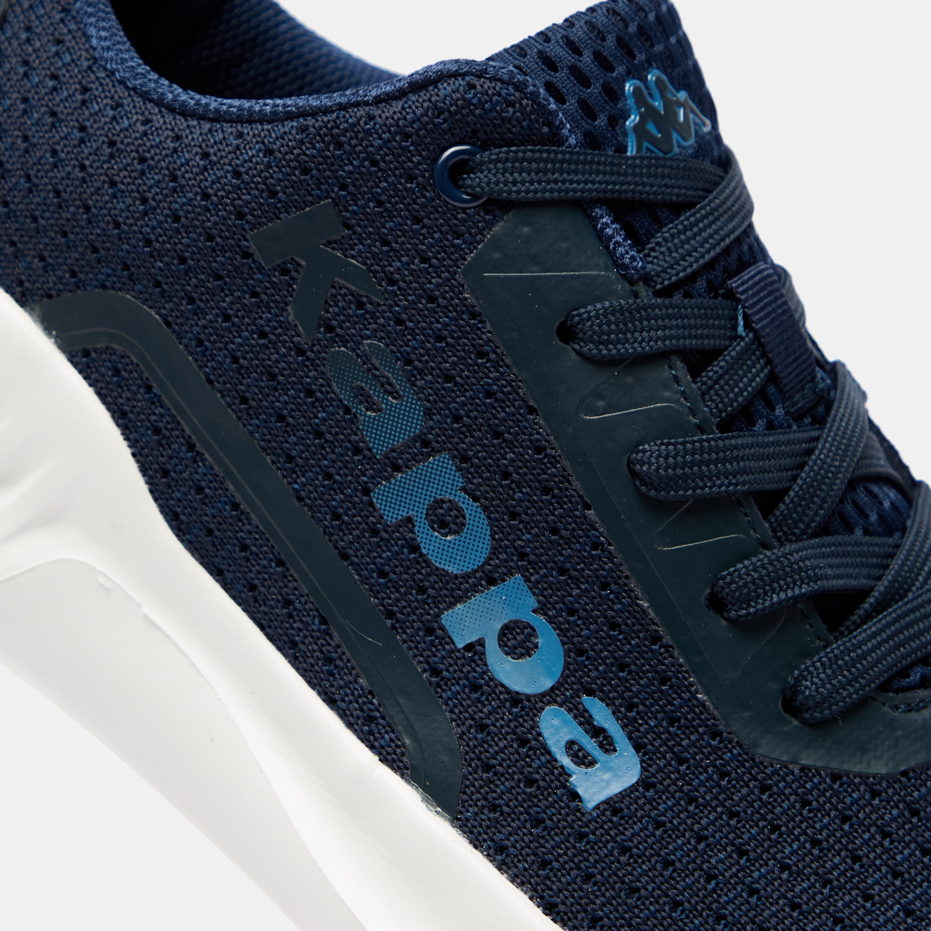 حذاء مشي خفيف الوزن بارز الملمس برباط للرجال من كابا-sports-men-shoes-image-4